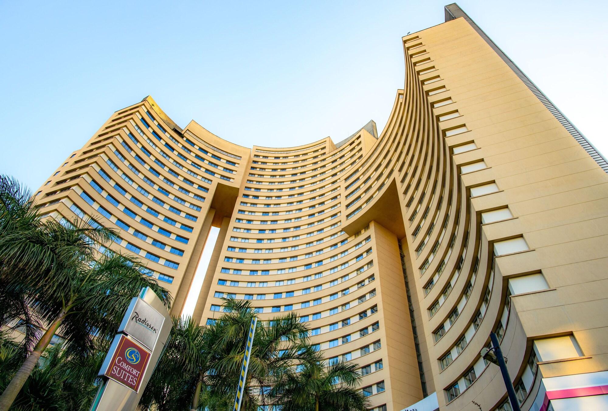 Vista Exterior Radisson Hotel Alphaville
