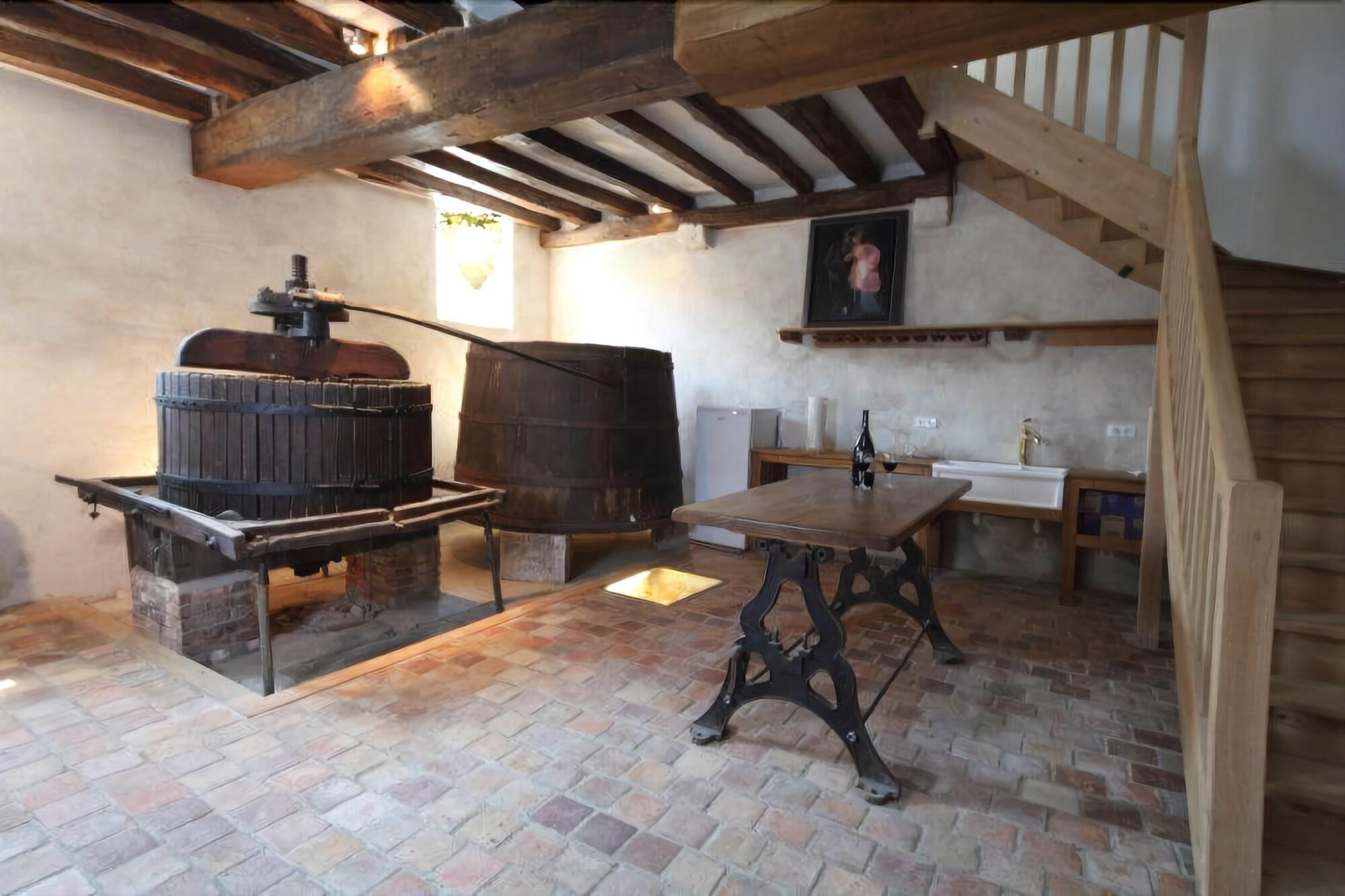 Vista Lobby Le Relais Louis XI