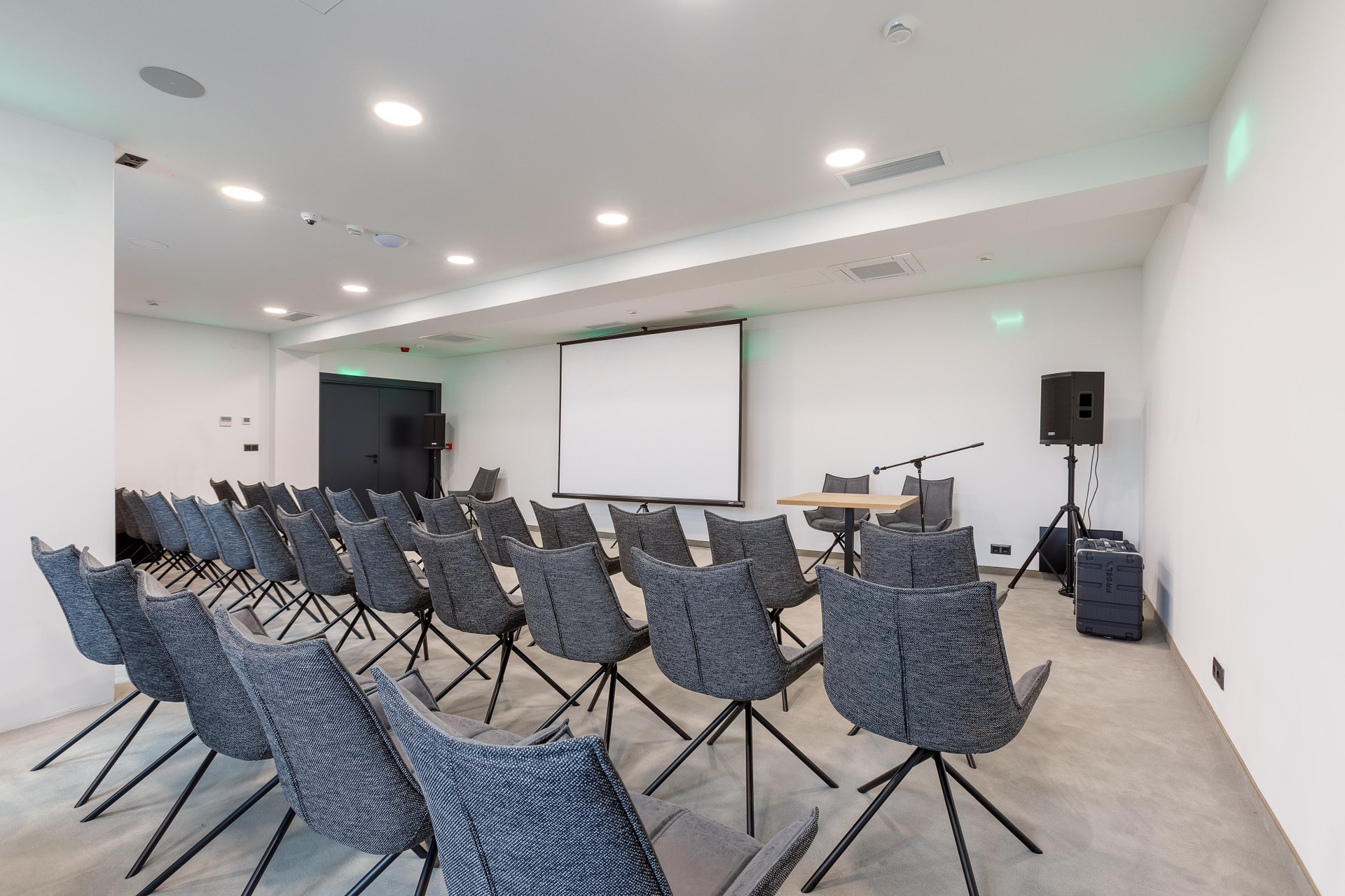 Centro de Negocios Blue Star Luxury Hotel 4*
