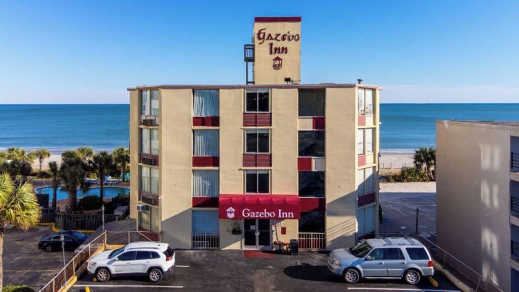 Varios Gazebo Inn Oceanfront