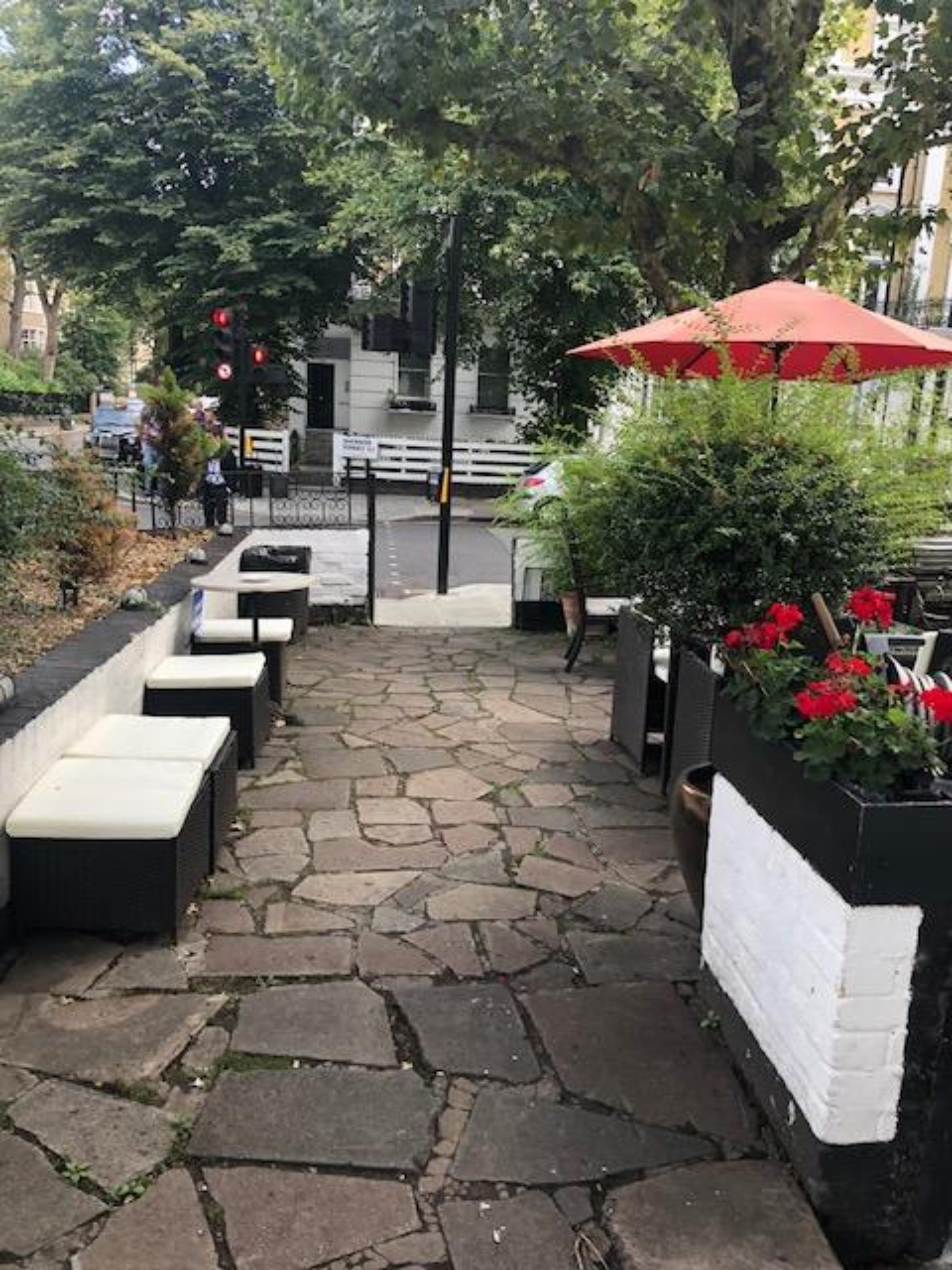 Varios New Dawn Hotel