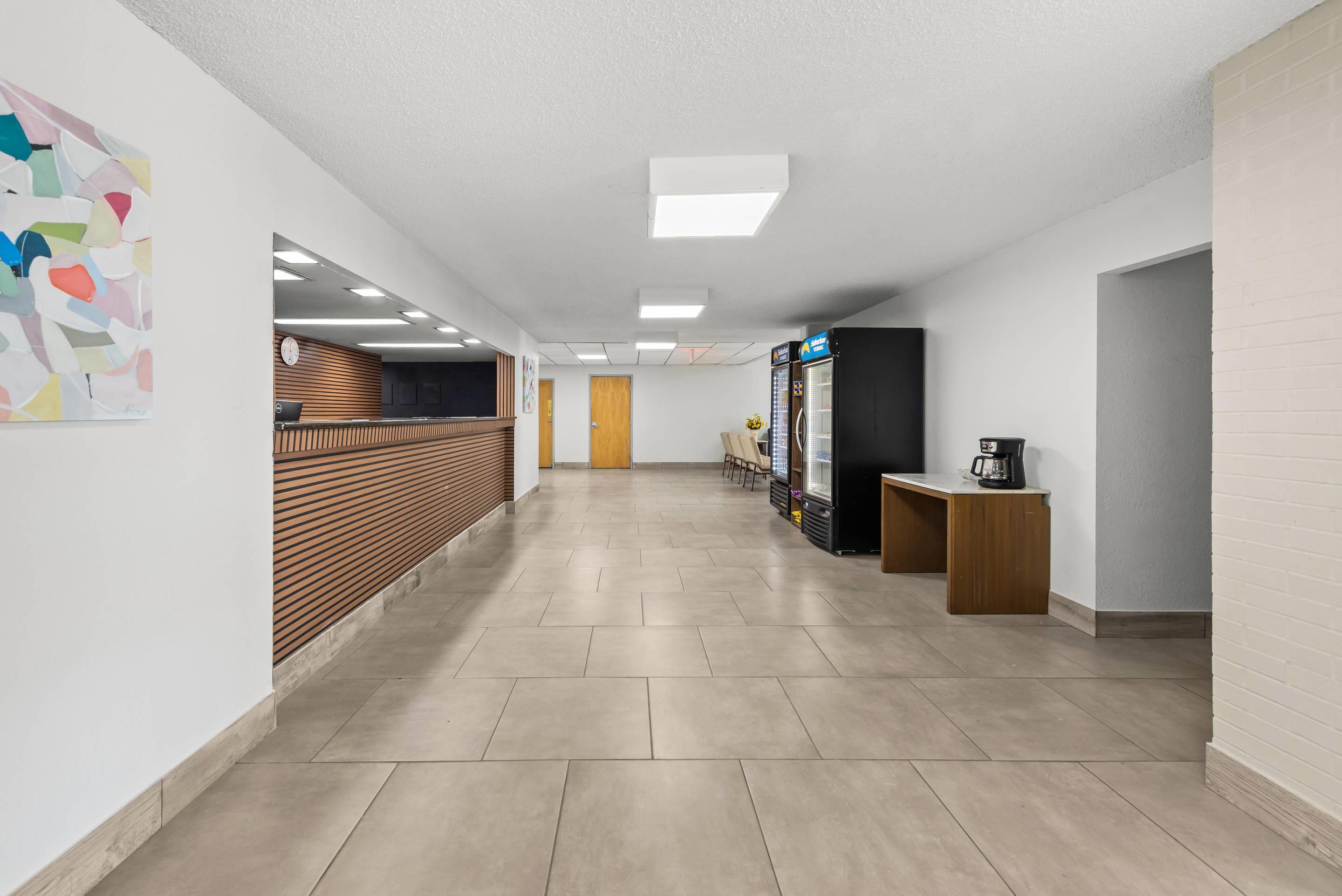 Vista Lobby Suburban Studios Fairborn - Dayton
