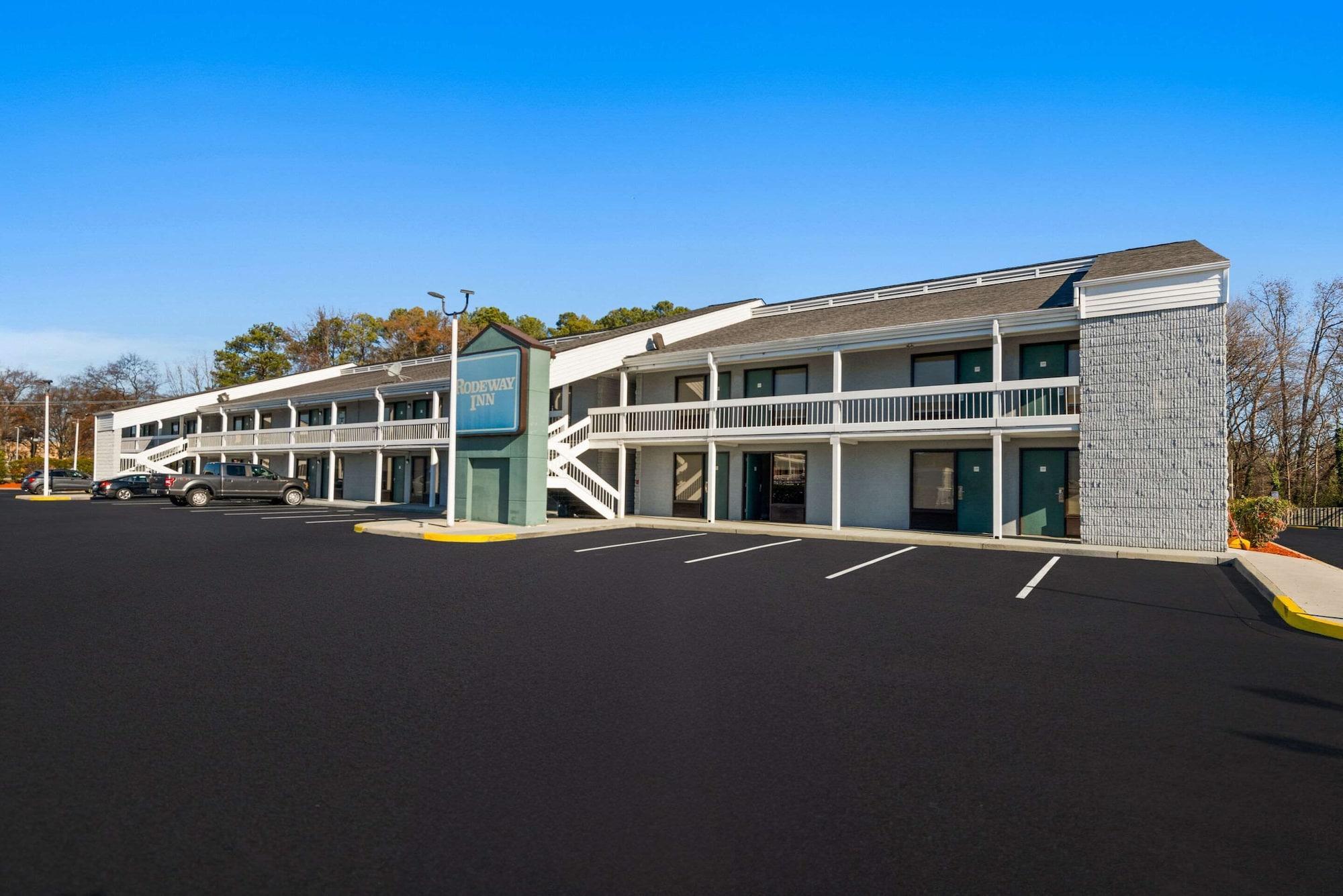 Varios Rodeway Inn Richmond West End