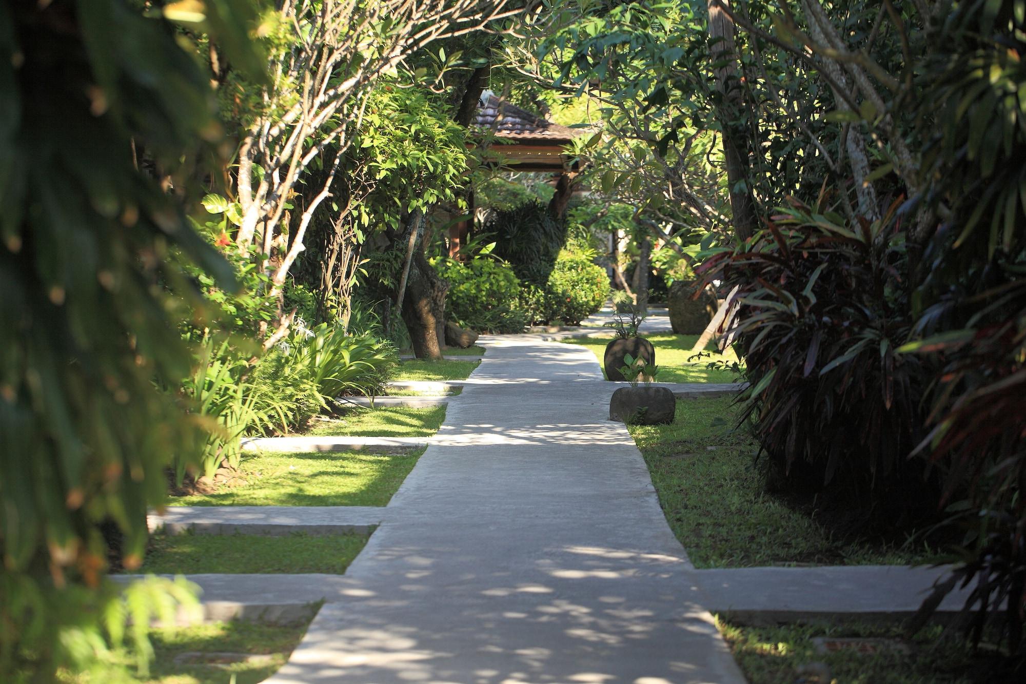 Vista Exterior Matahari Bungalow