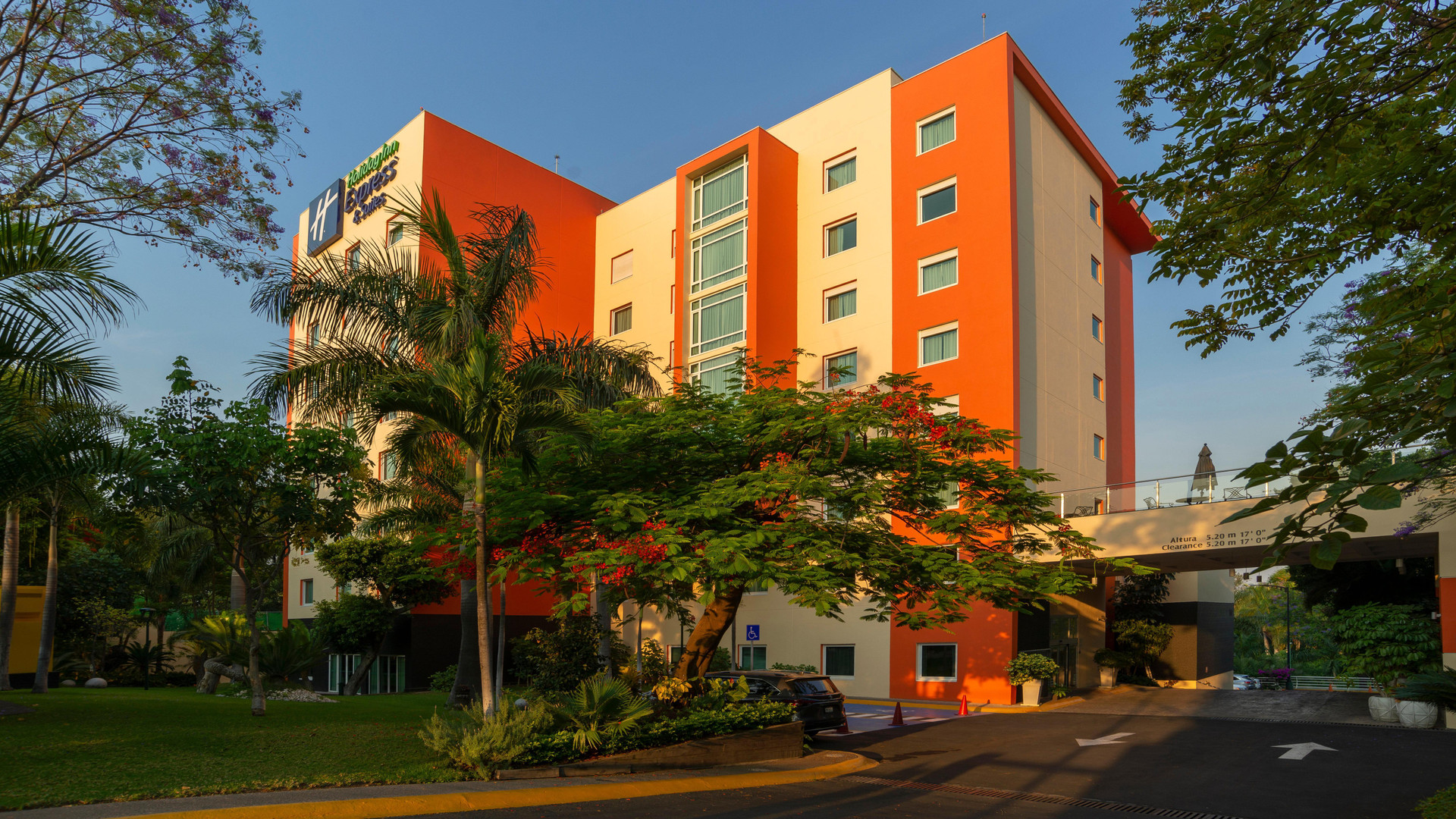 Vista Exterior Holiday Inn Express Hotel & Suites Cuernavaca by IHG