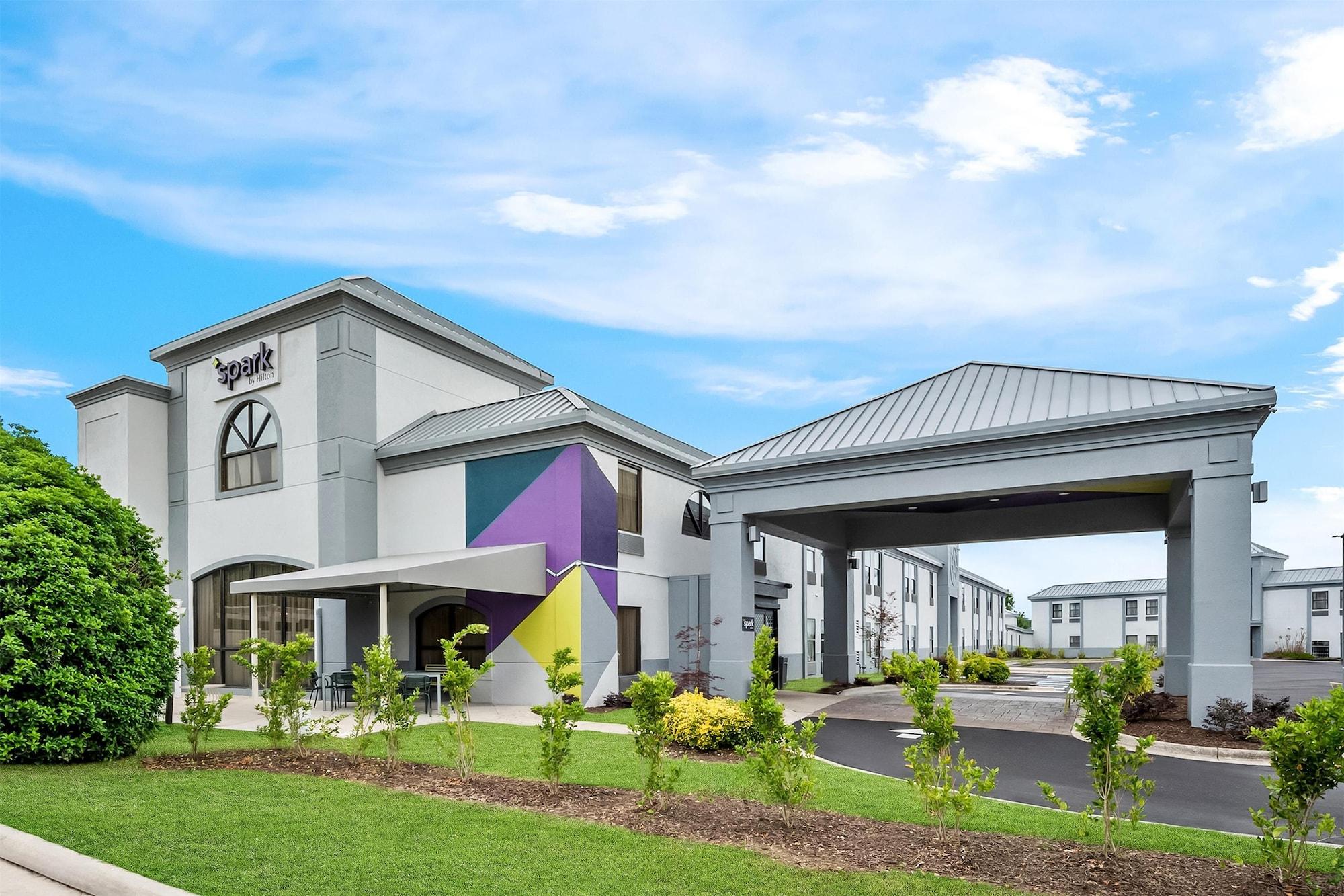 Varios Spark by Hilton Spring Lake Fayetteville