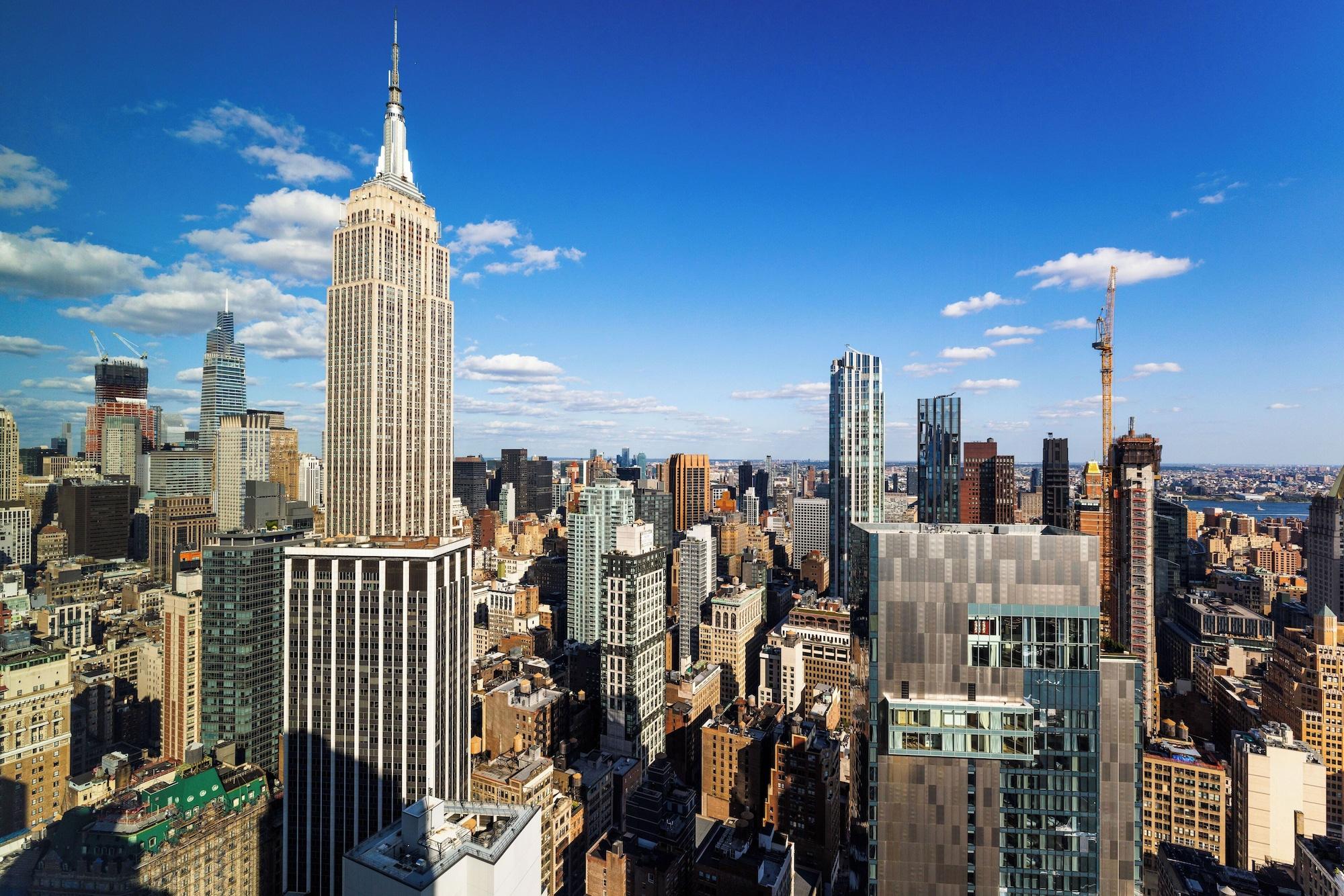 Varios 2 bedroom luxury Empire State VIEW