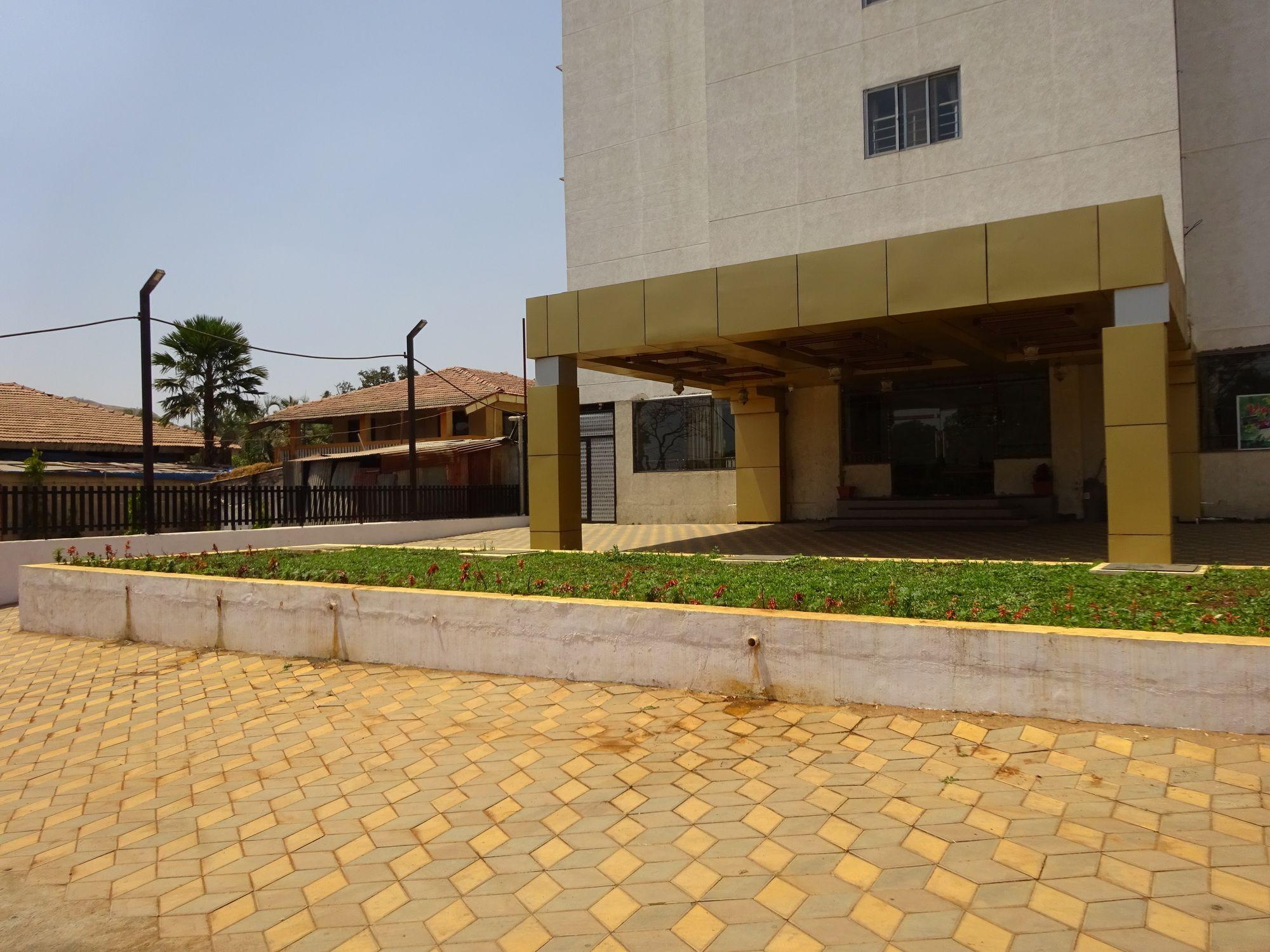Vista Exterior Hotel Kansar Palace