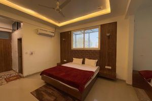 Alojamiento - Shree Radha Residency-near ISKCON Temple