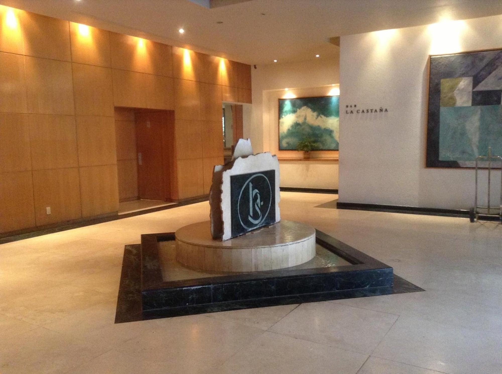 Vista Lobby Hotel Sevilla