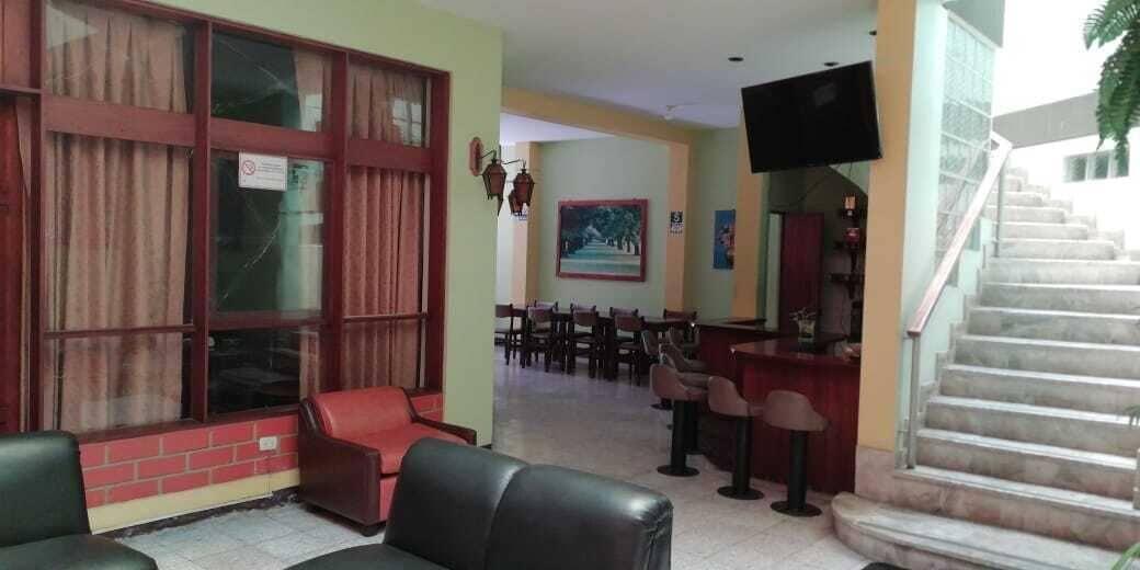 Bar/Salón Hostal Las Orquídeas