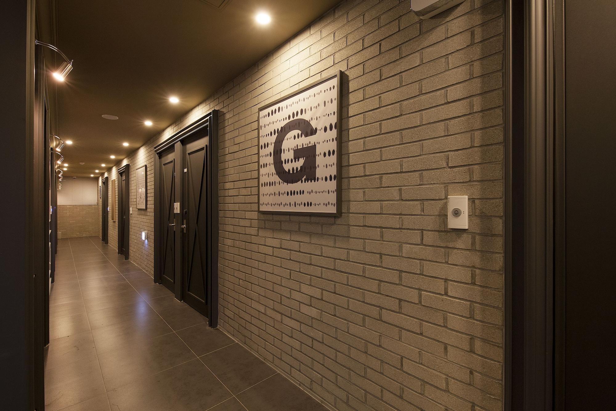 Vista Lobby Hotel Gray