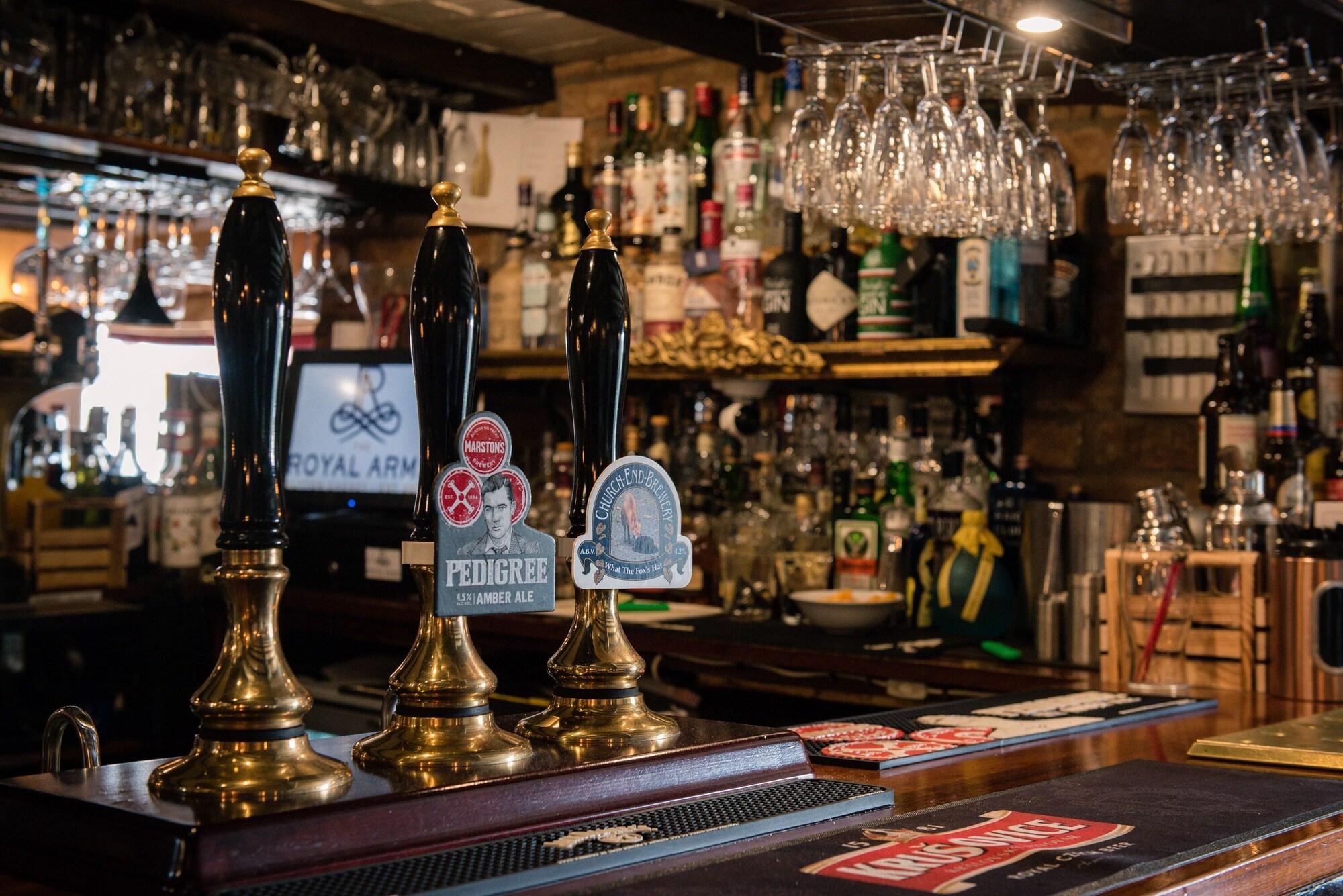 Bar/Salón The Royal Arms Hotel