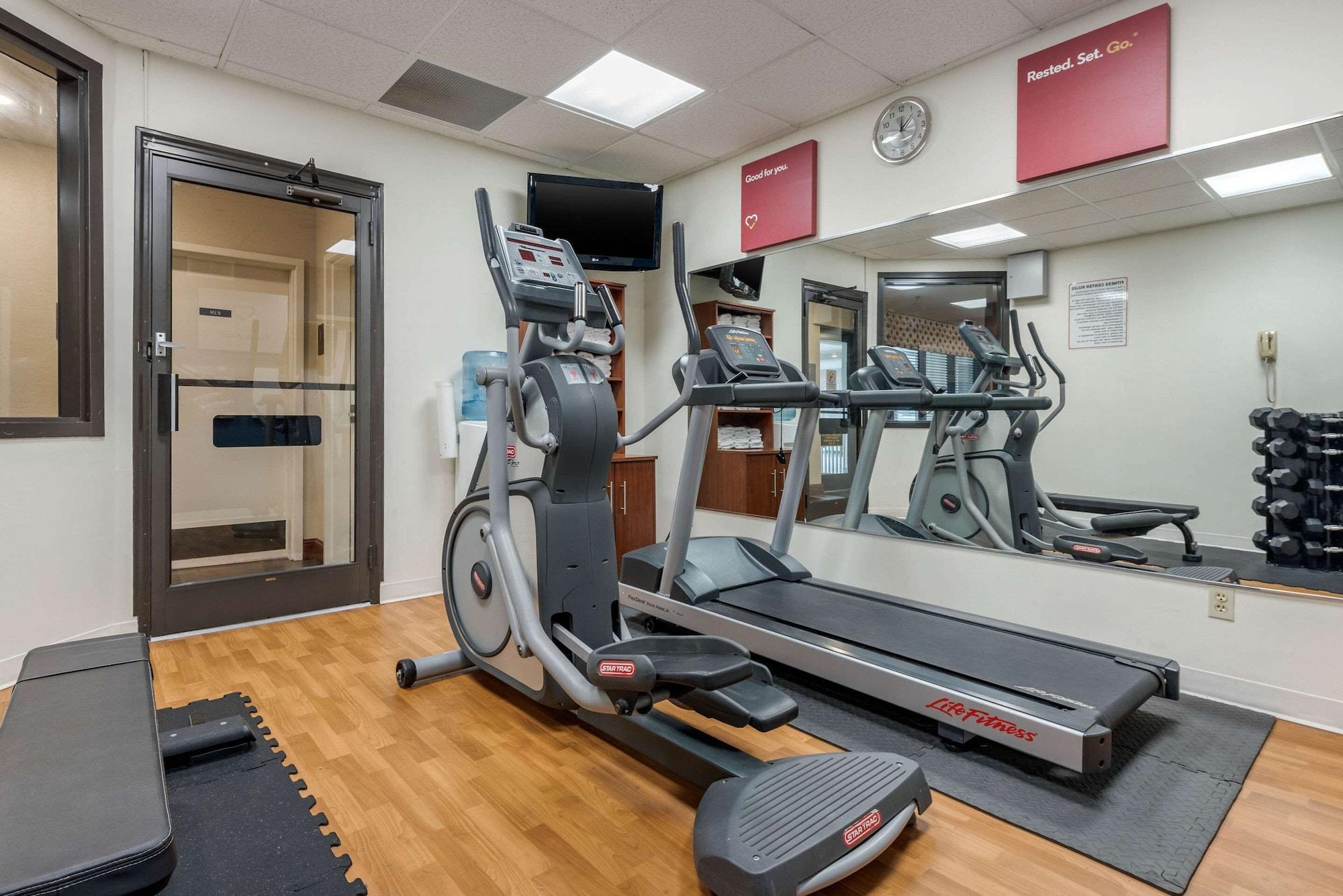 Gimnasio Comfort Suites near Route 66
