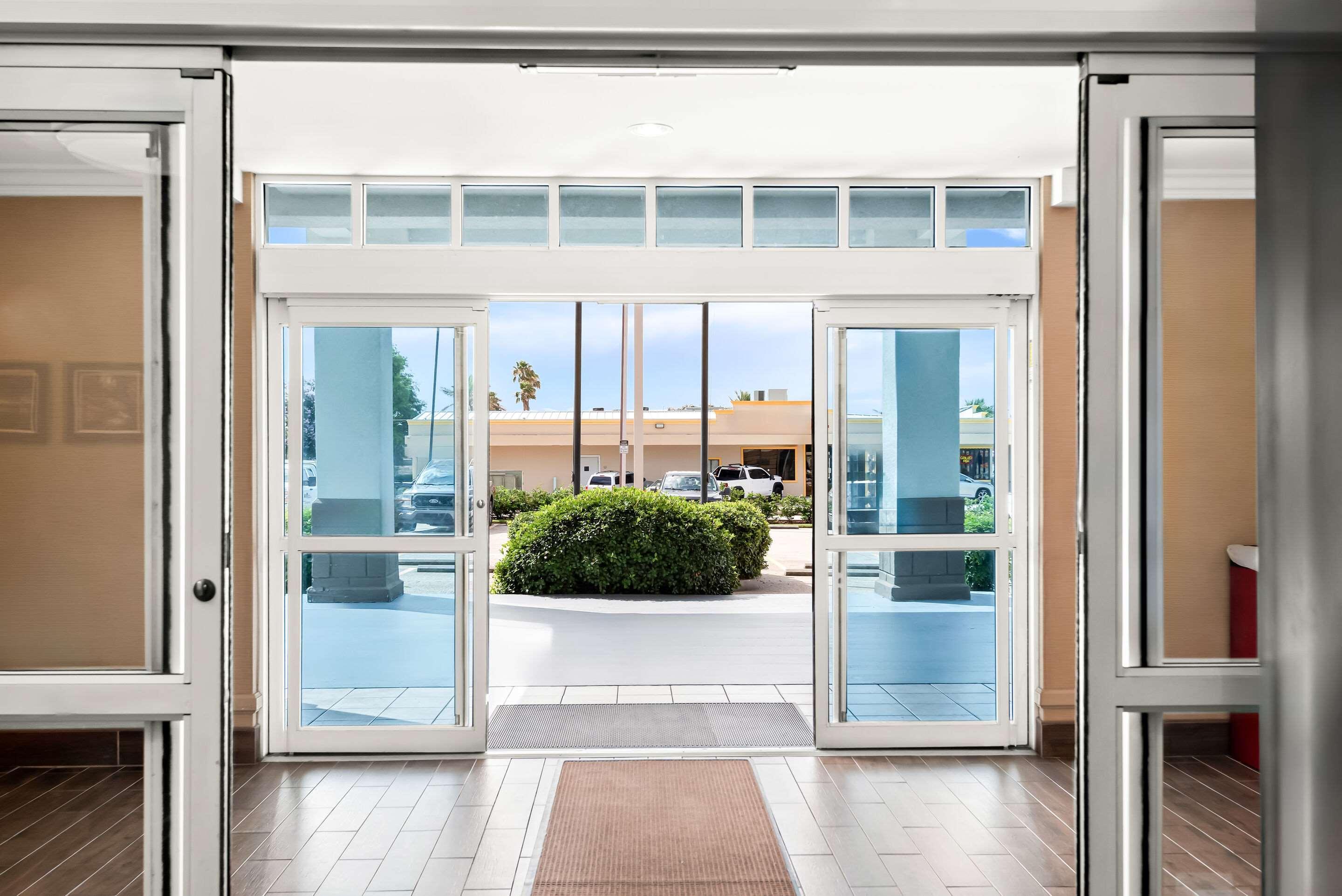 Vista Lobby Comfort Suites New Orleans East