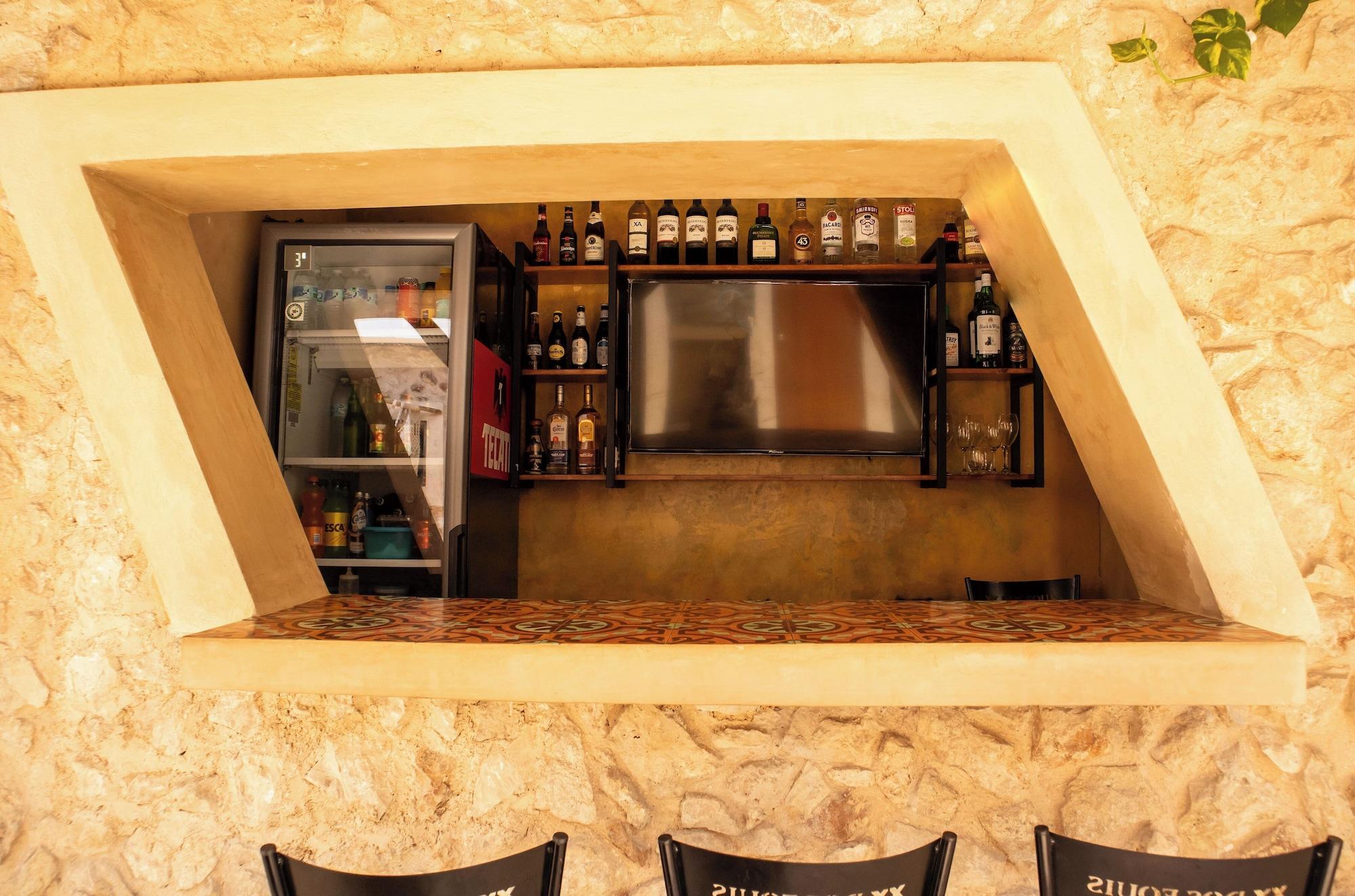 Bar/Salón Hostal Tunich Naj & Hotel