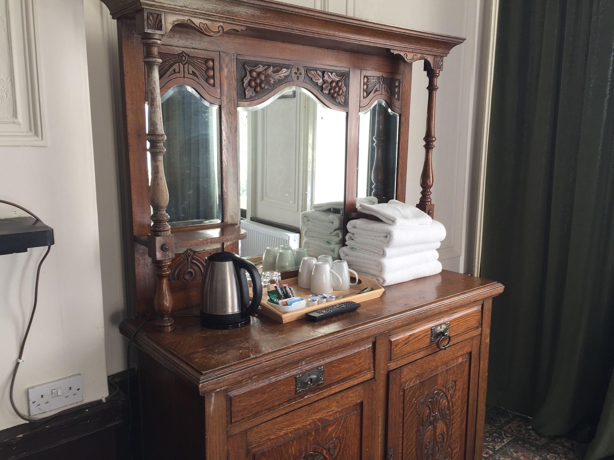 Set de Habitación Adelphi Hotel