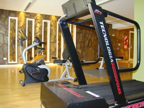 Gimnasio Howard Johnson Ramallo