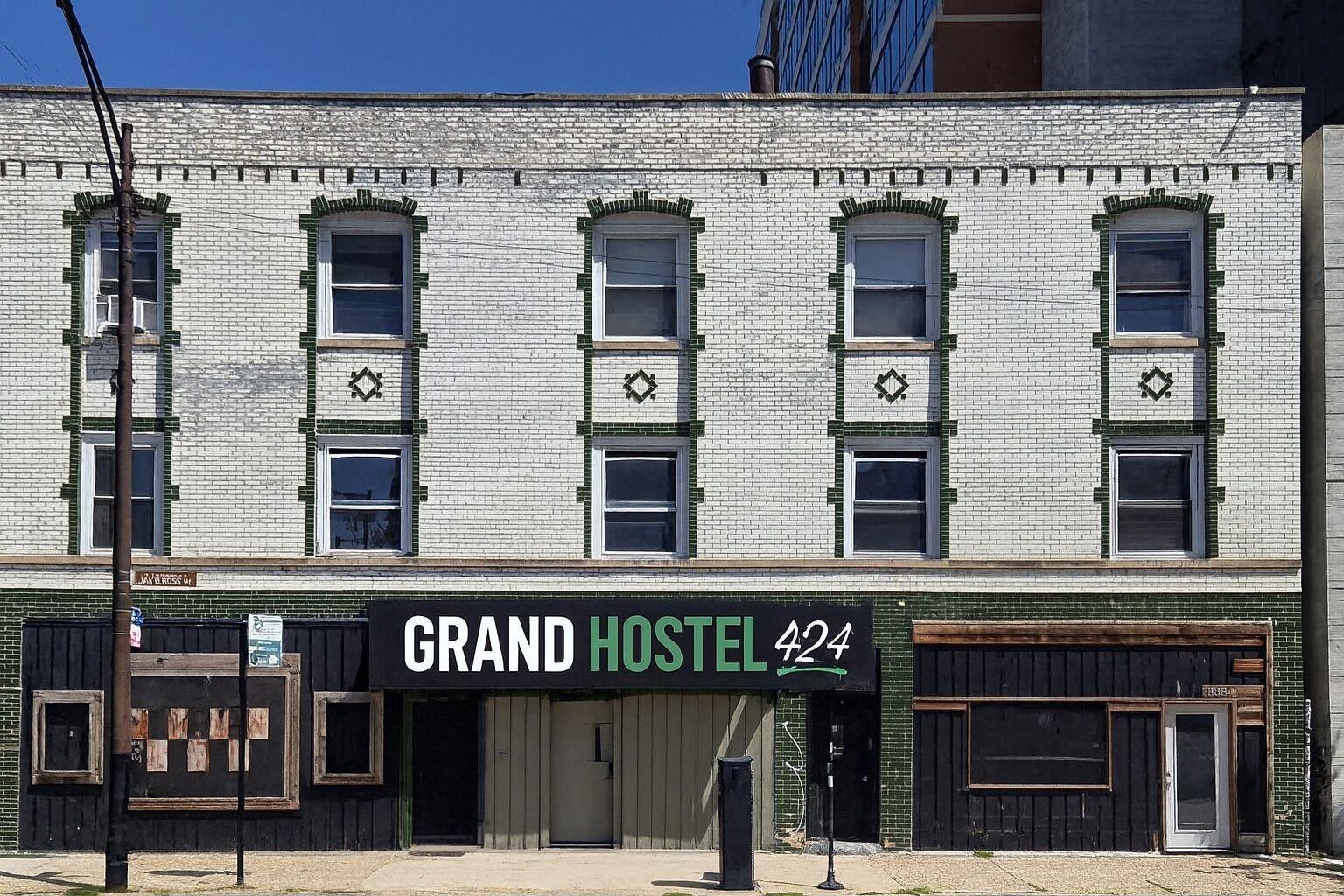 Vista Exterior Grand Hostel