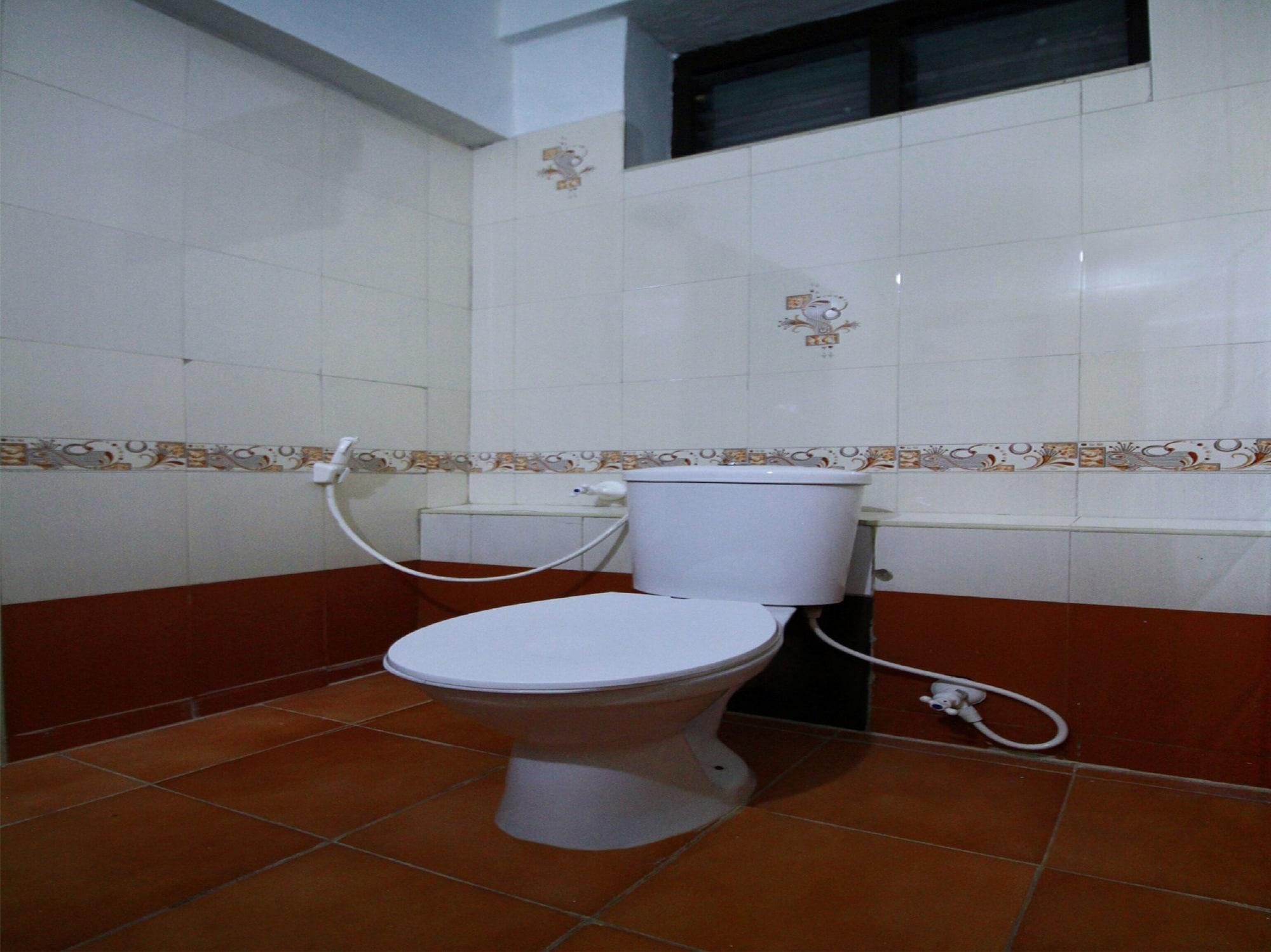 Equipamiento de Habitación SPOT ON 47958 Hotel Sapphire Paradise