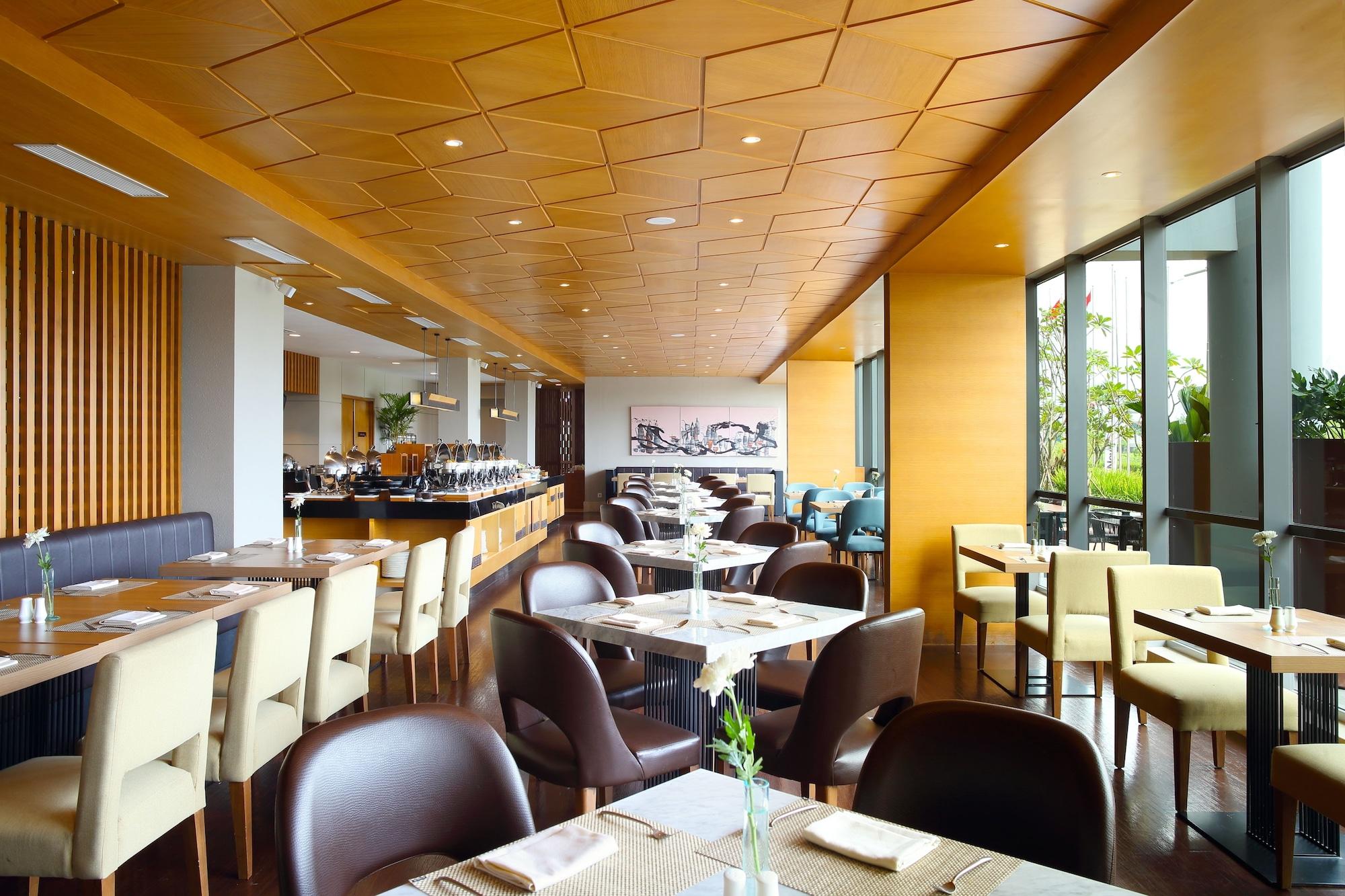Restaurant Hotel Santika Premiere ICE - BSD City