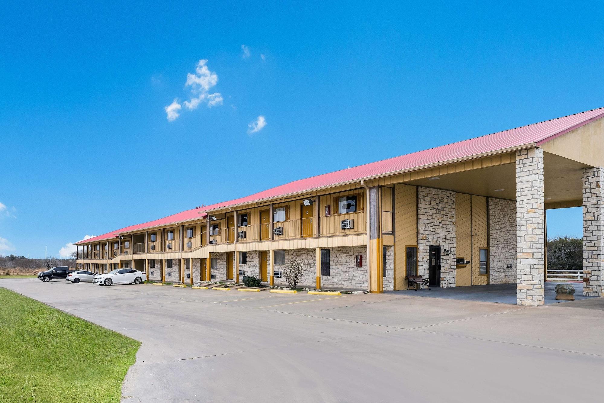 Vista Exterior Americas Best Value Inn Refugio