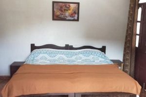 Renta Vacacional - Alexmarie Guest House w/Kitchen/ Wi-Fi/AC & 5 min to candolim beach