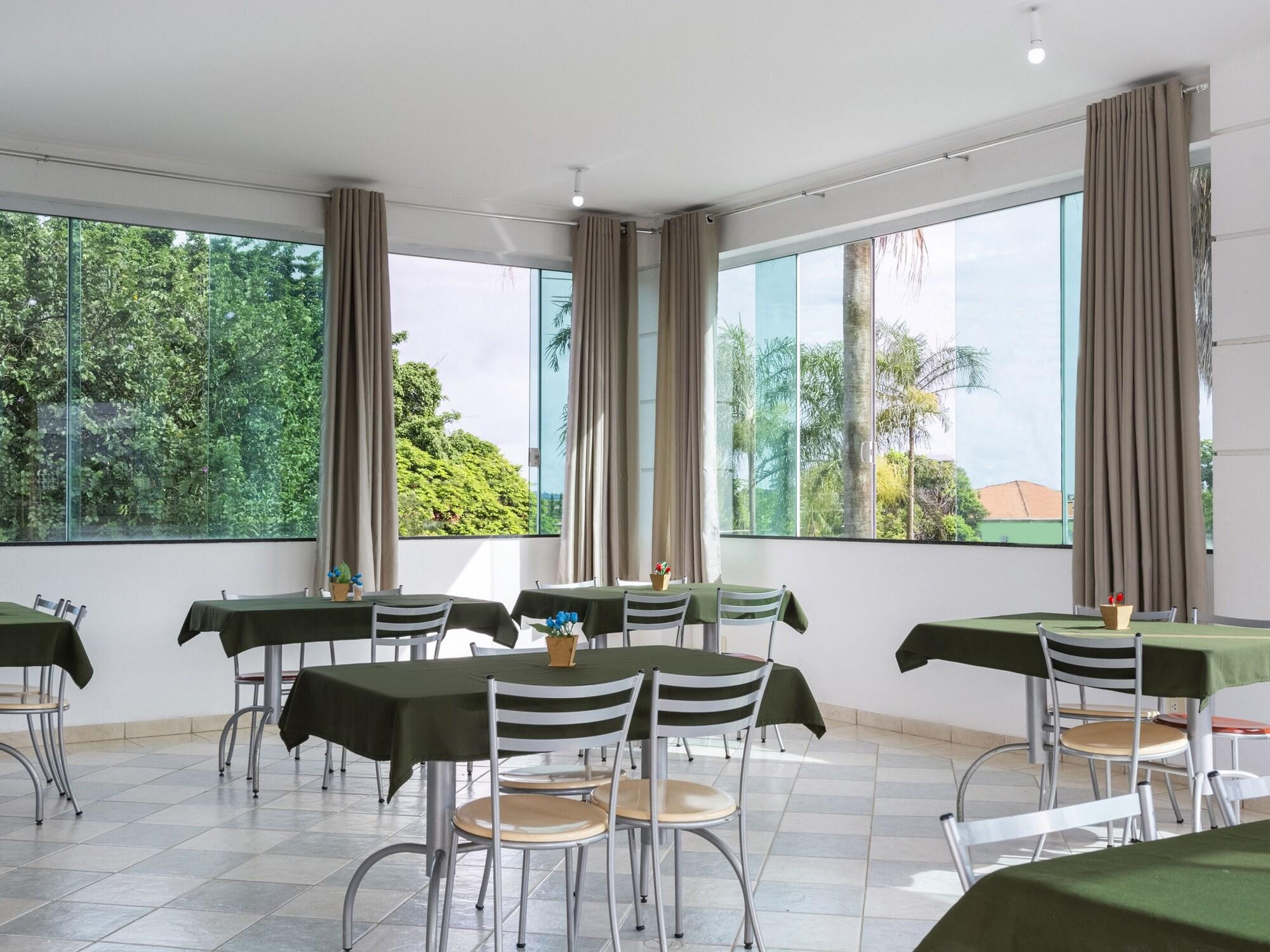 Restaurant OYO Hotel Cosmópolis, Sao Paulo