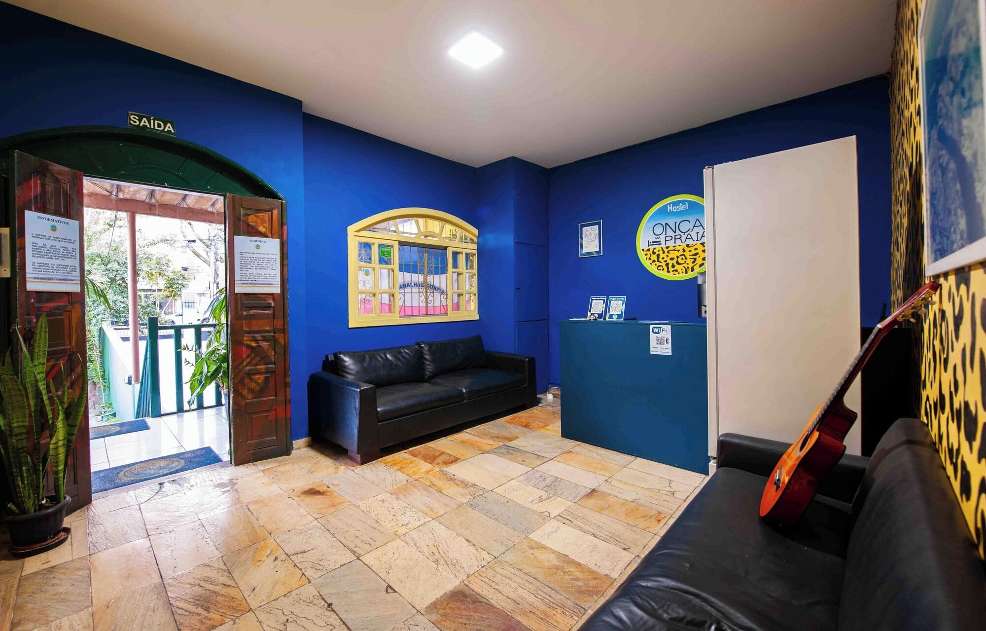 Vista Lobby Onça da Praia Hostel