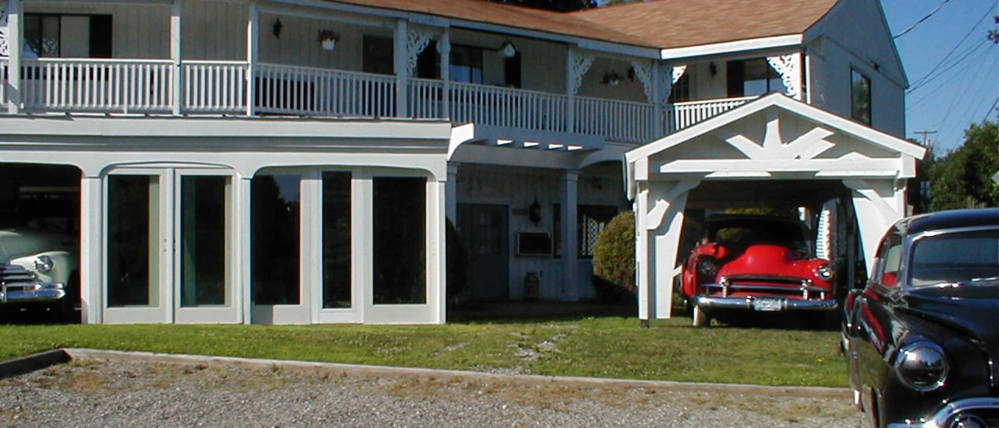 Varios Jenny's Country Manor