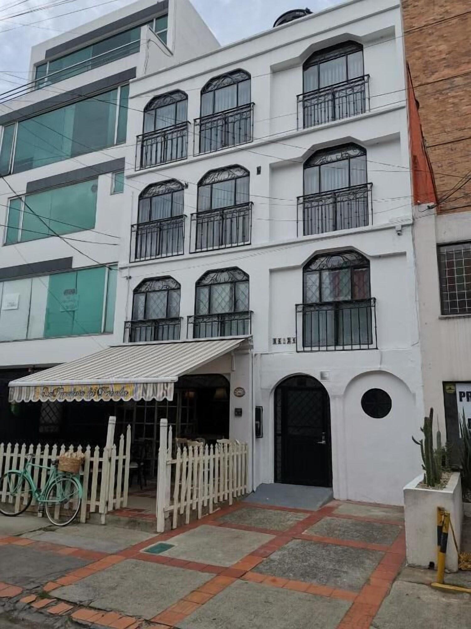 Varios Hotel 86 Suites