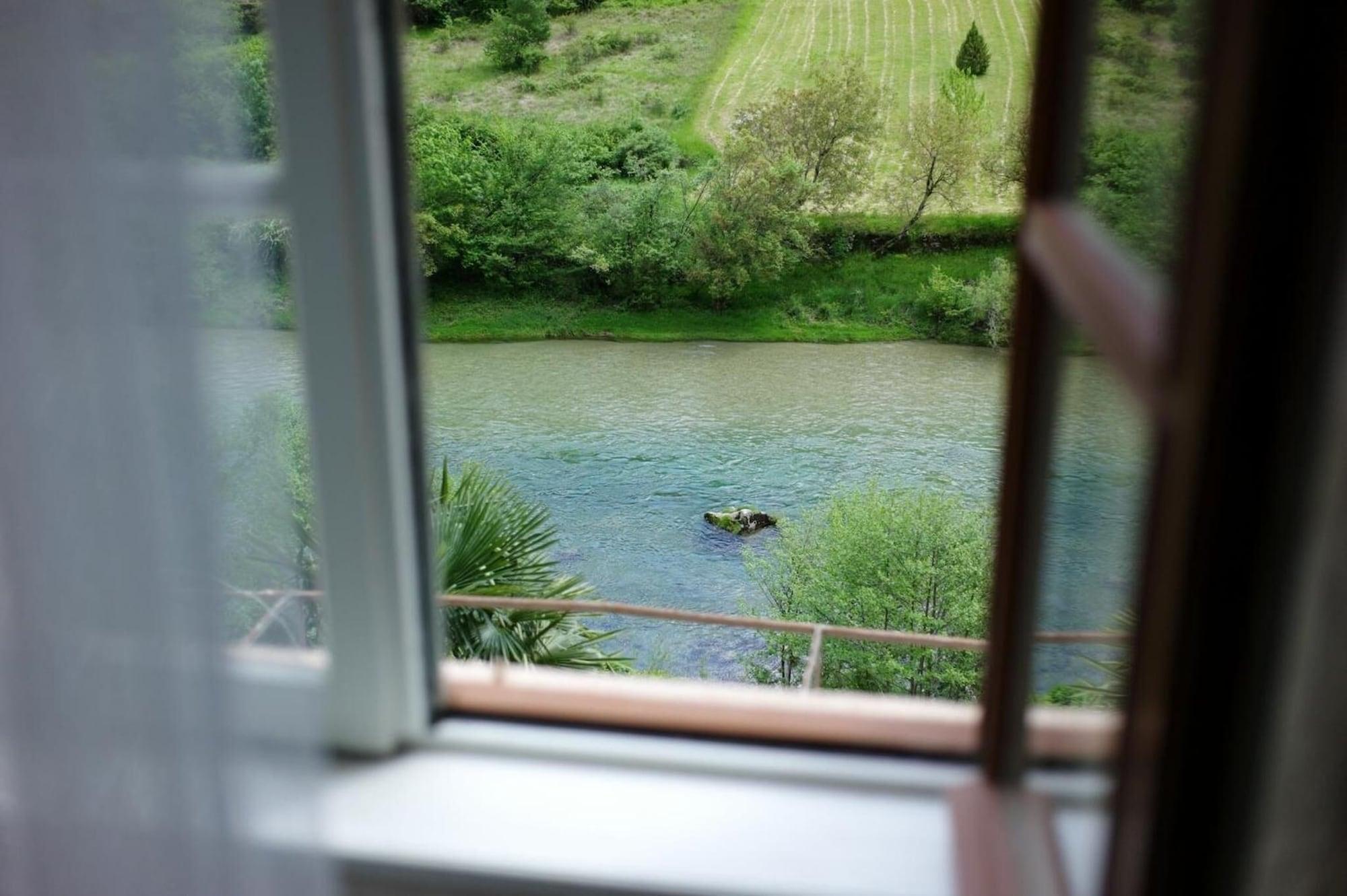 Comodidades del Alojamiento Hôtel Restaurant Le Parisien