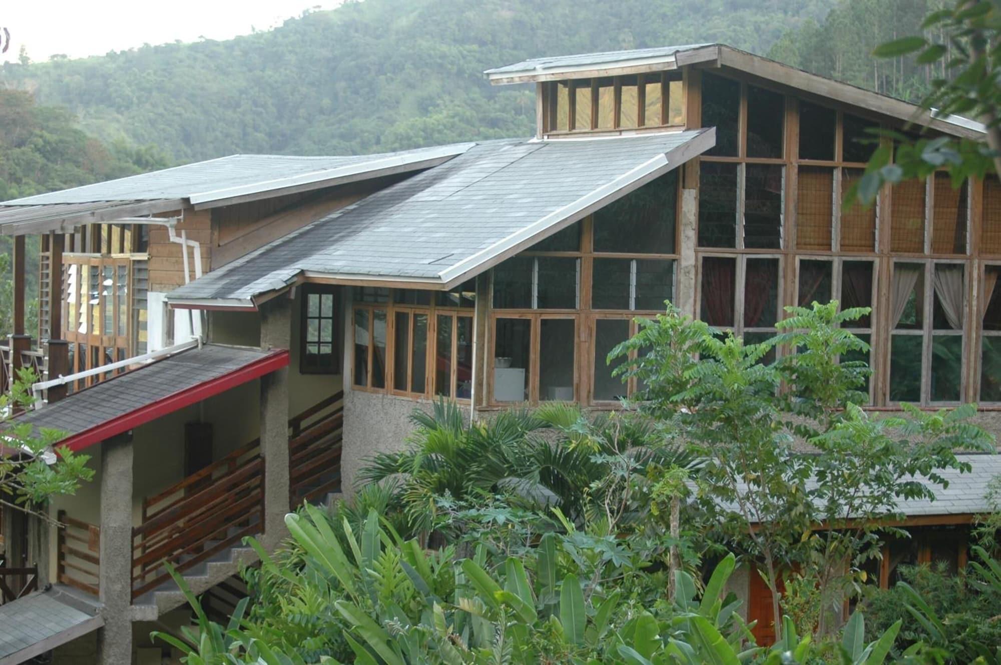 Vista Exterior Forres Park Resort & Spa