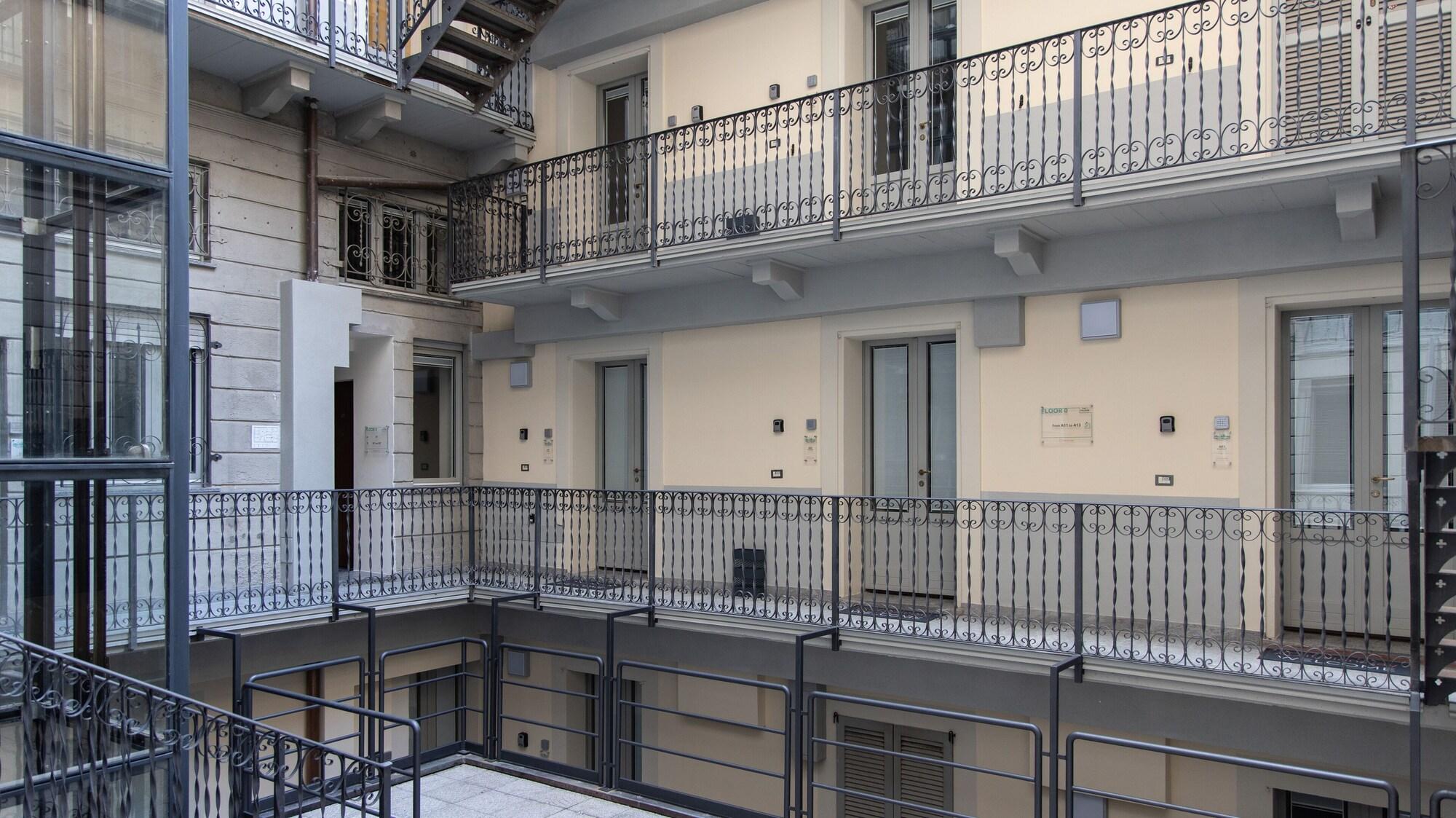 Vista Lobby Italianway - The B Village Standard