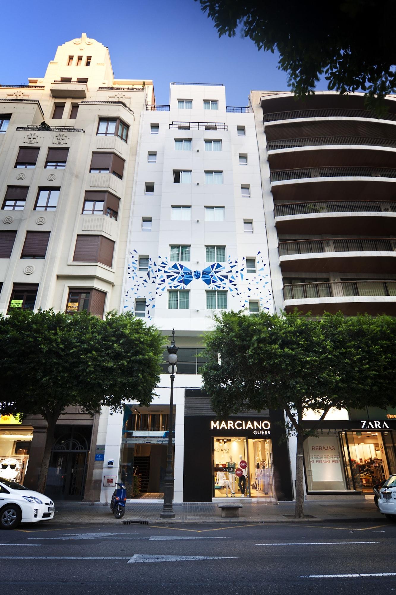 Vista Exterior One Shot Colón