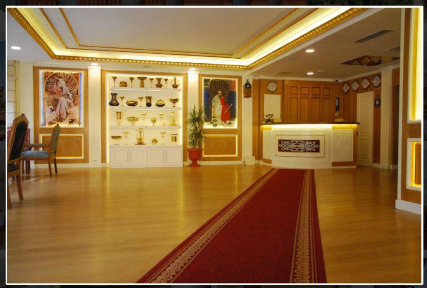 Vista Lobby Seven Hills Hotel