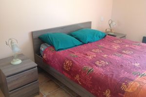Alquiler Vacacional - Lovely and luminous apartment with private garden, quiet, nearby beach, air cond, internet wifi, private garage