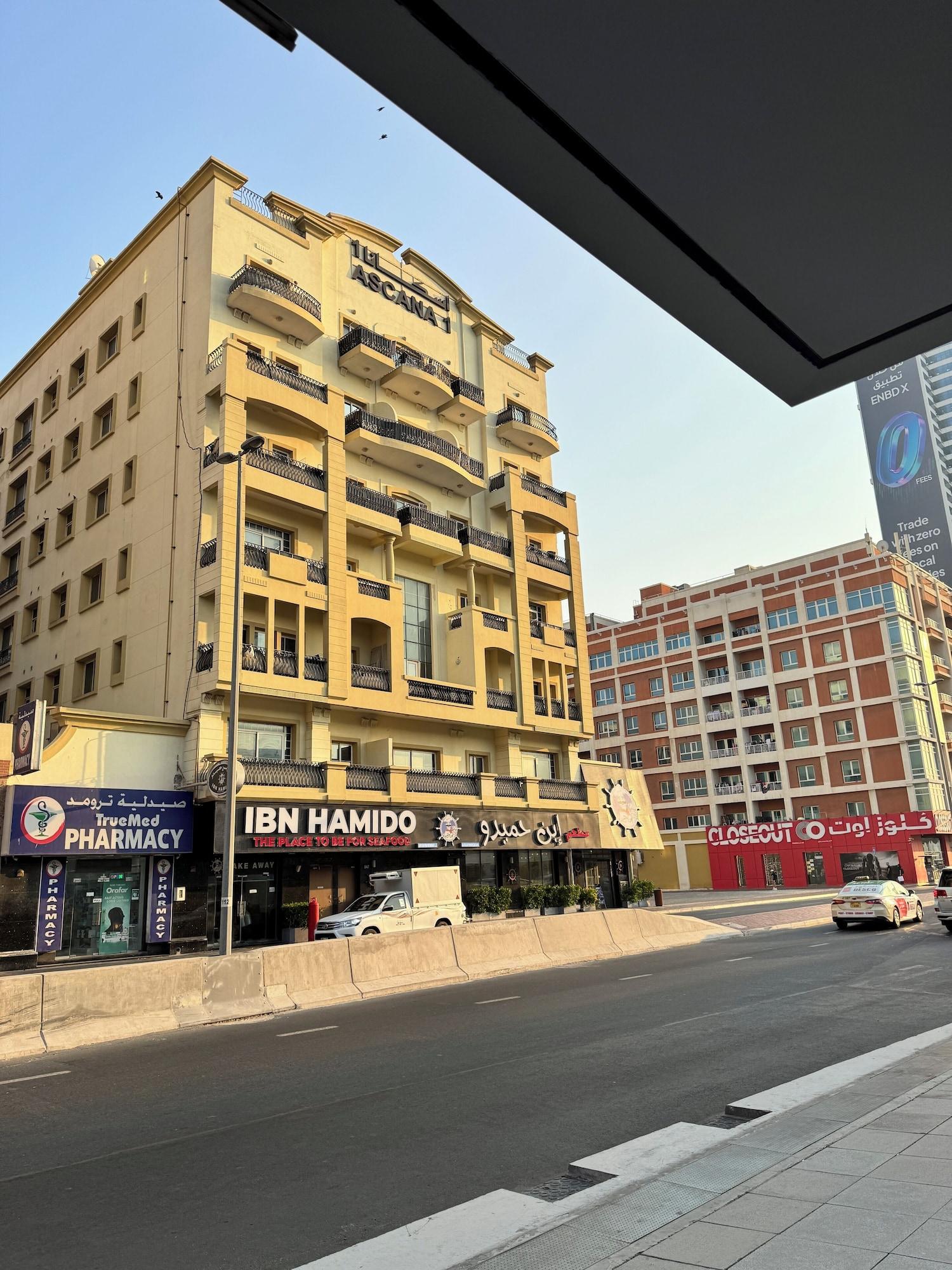 Vista Exterior Happy Hostel Dubai