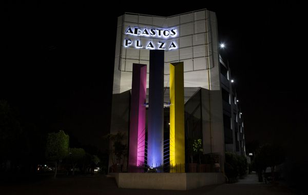 Hotel Abastos Plaza - Hoteles cerca de Foro Sol en Ciudad de México