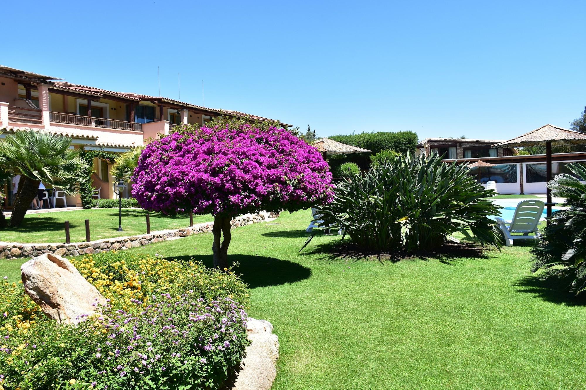 Vista Exterior Hotel Su Giganti