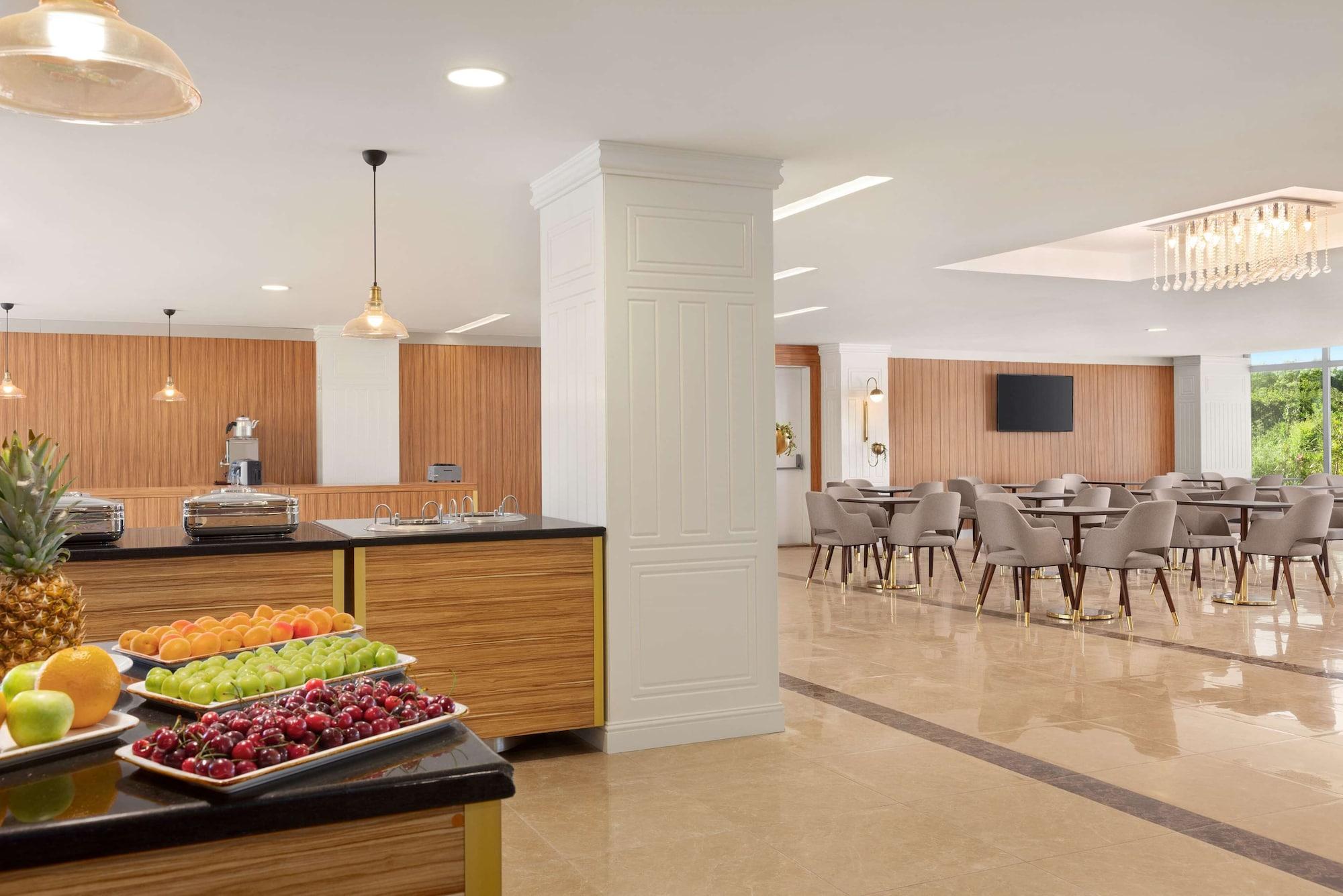 Restaurant Ramada by Wyndham Istanbul Sile
