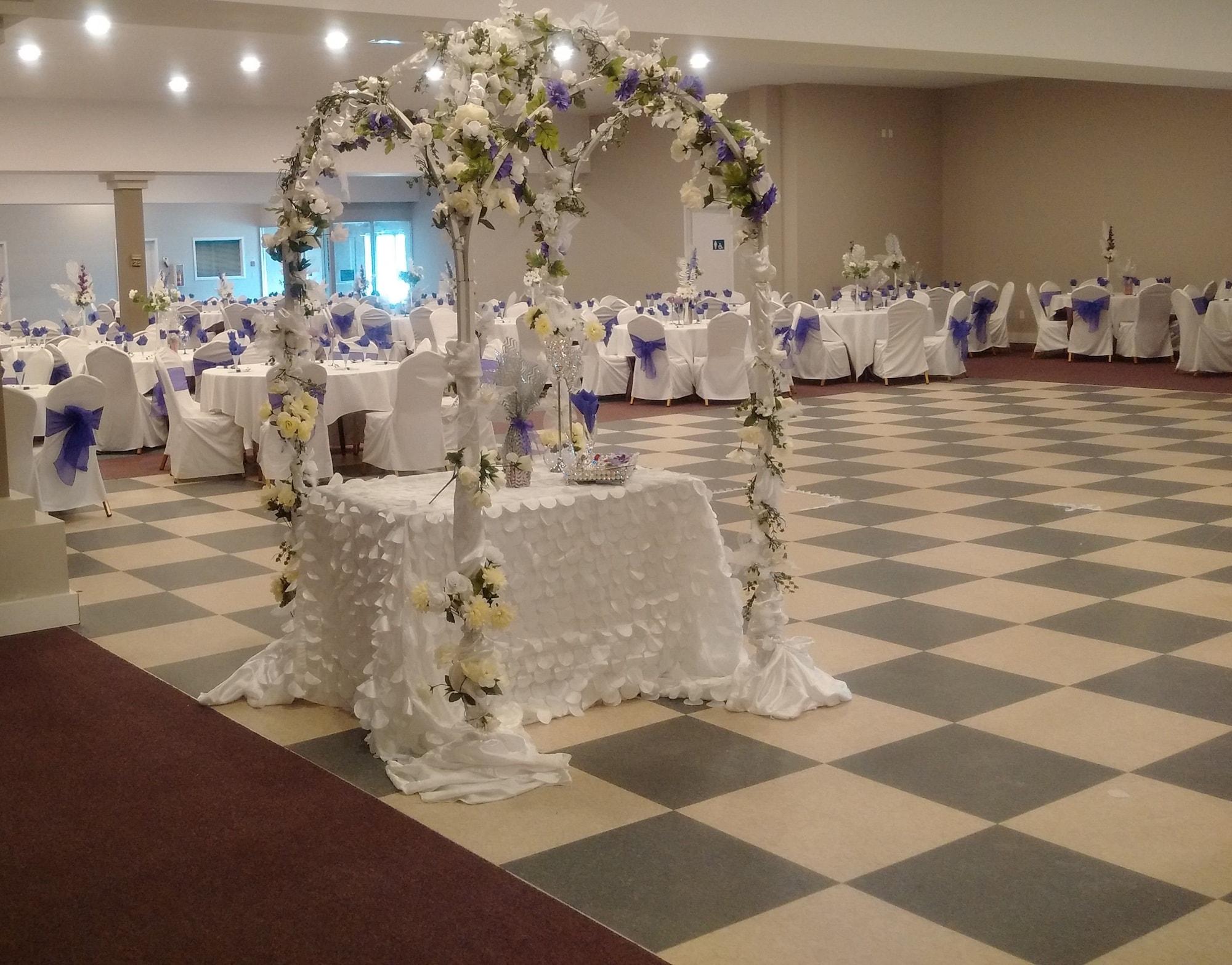 Salón de Baile Bedfort Inn & Suites