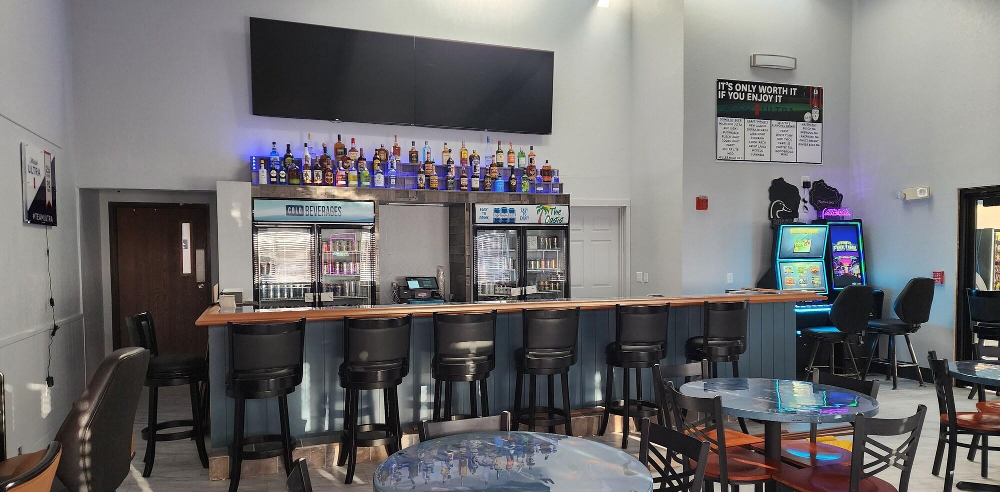 Bar/Salón The Oasis Hotel & Bar