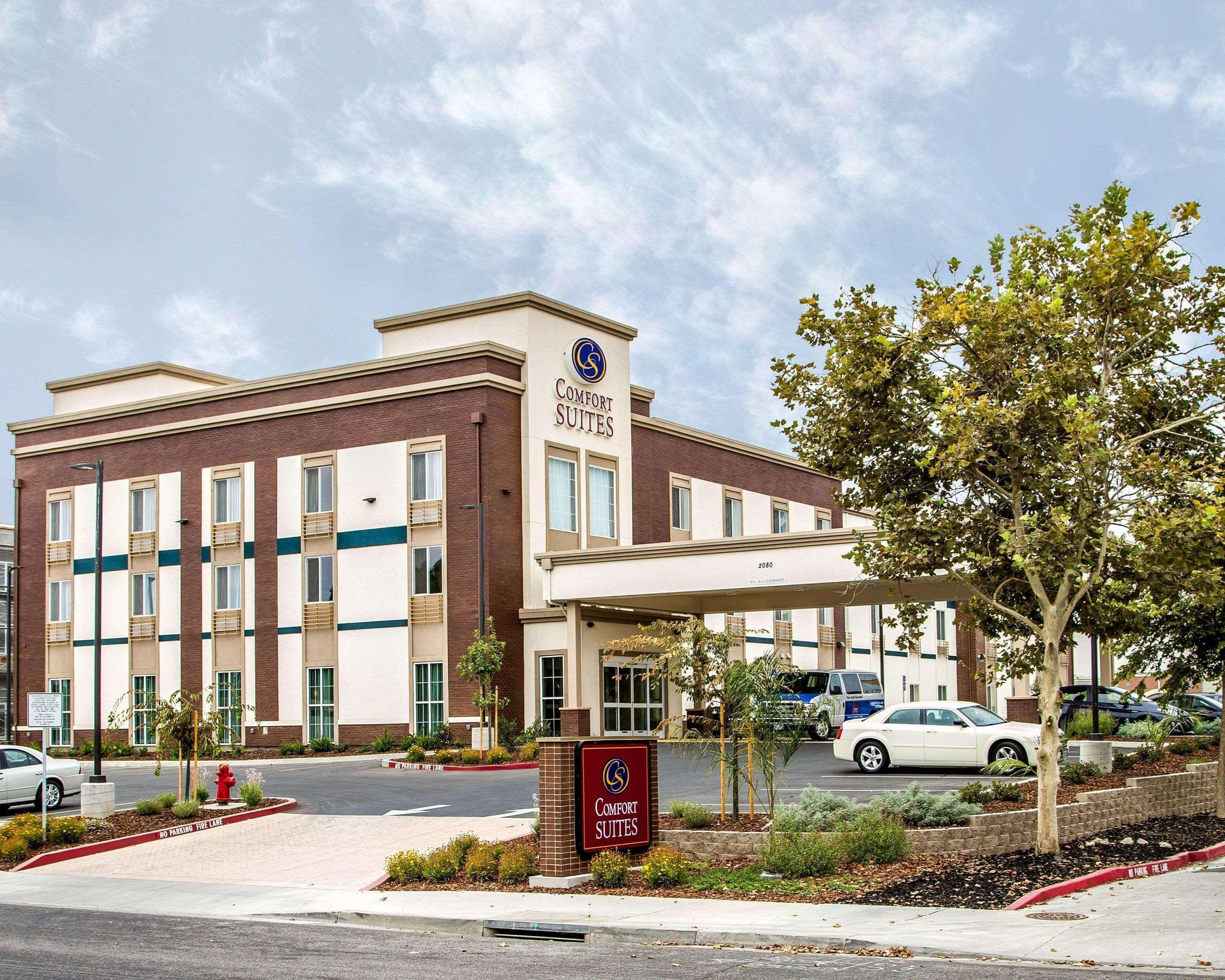 Vista Exterior Comfort Suites Woodland - Sacramento Airport