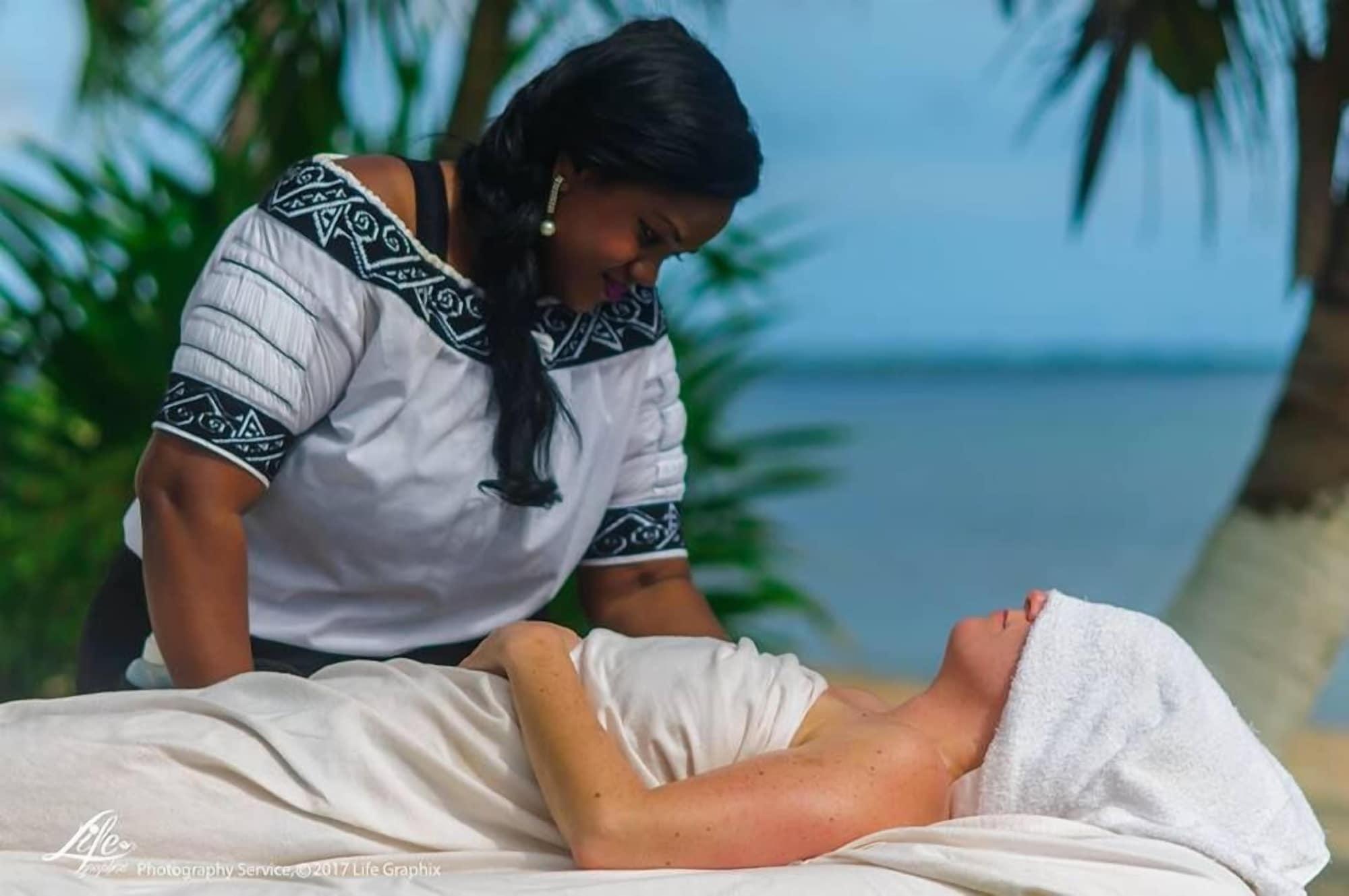 Spa Coconut Row