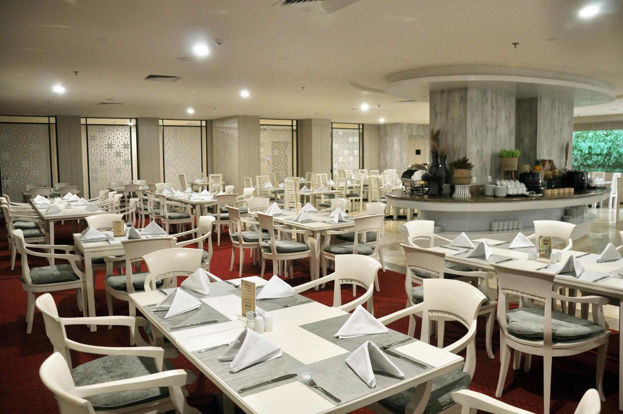 Restaurant Beverly Hotel Batam