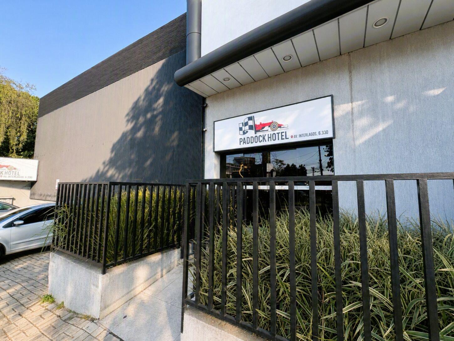 Vista Exterior Hotel Paddock