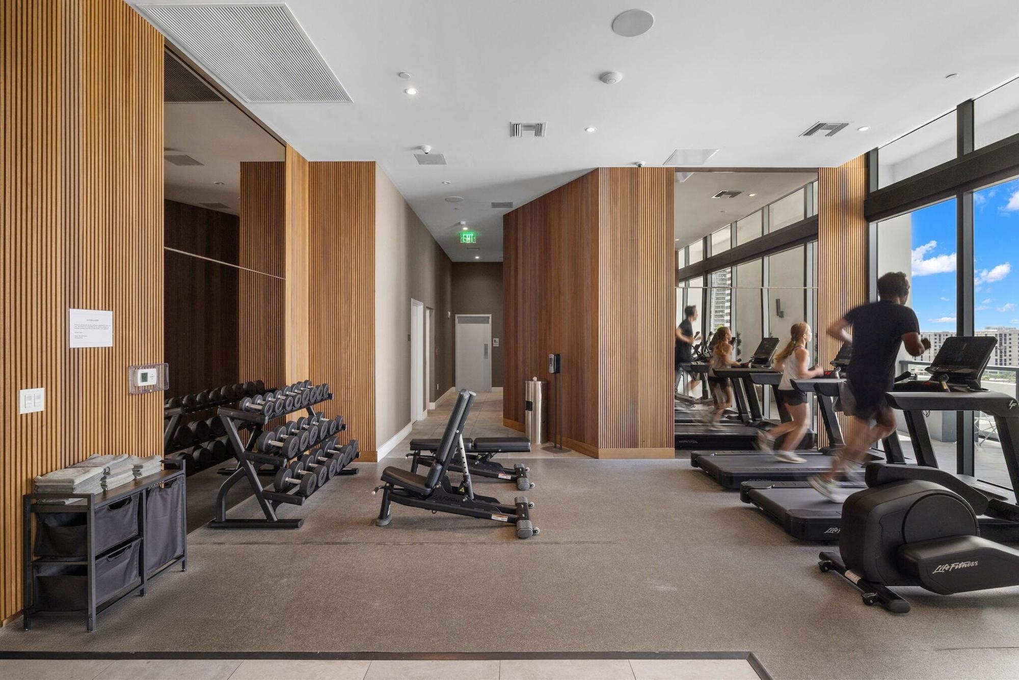 Gimnasio Brickell Condos by Vibras Concierge
