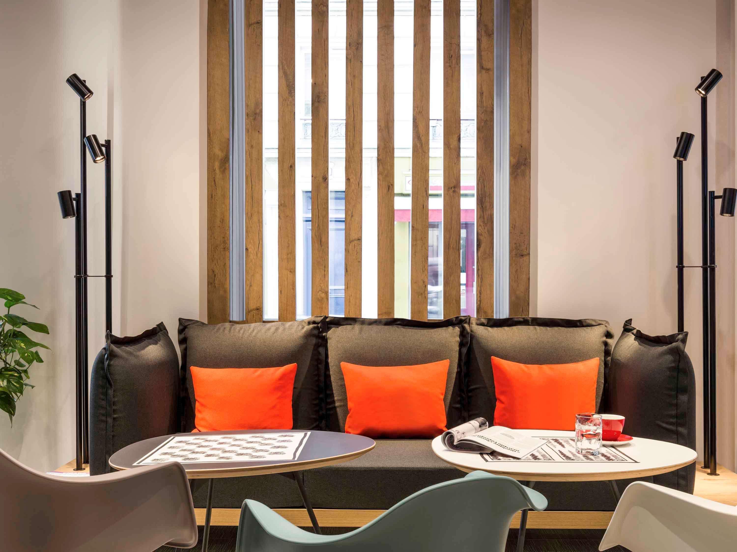 Bar/Salón ibis Paris Père Lachaise