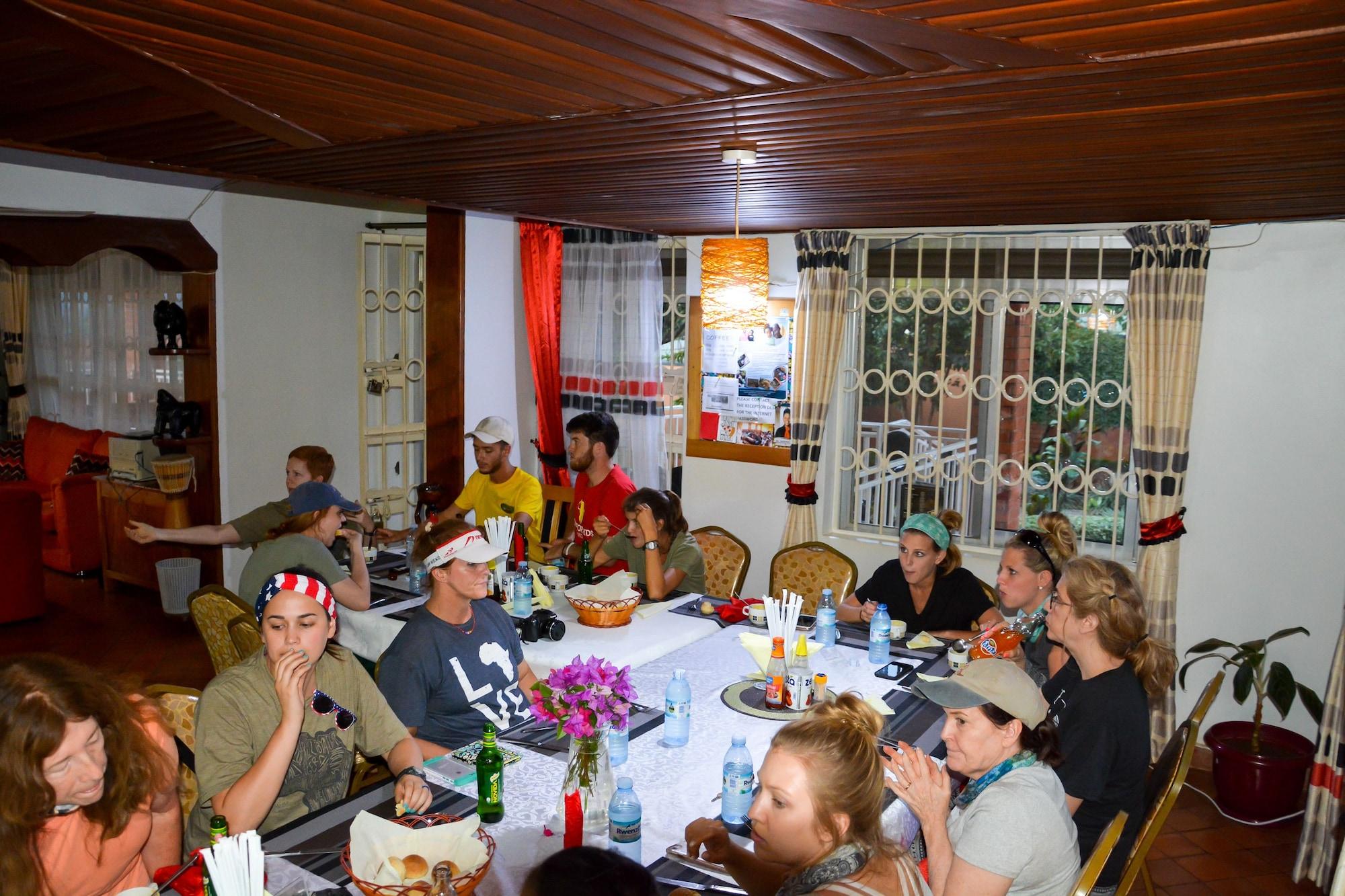 Restaurant Adonai Guest House - Hostel